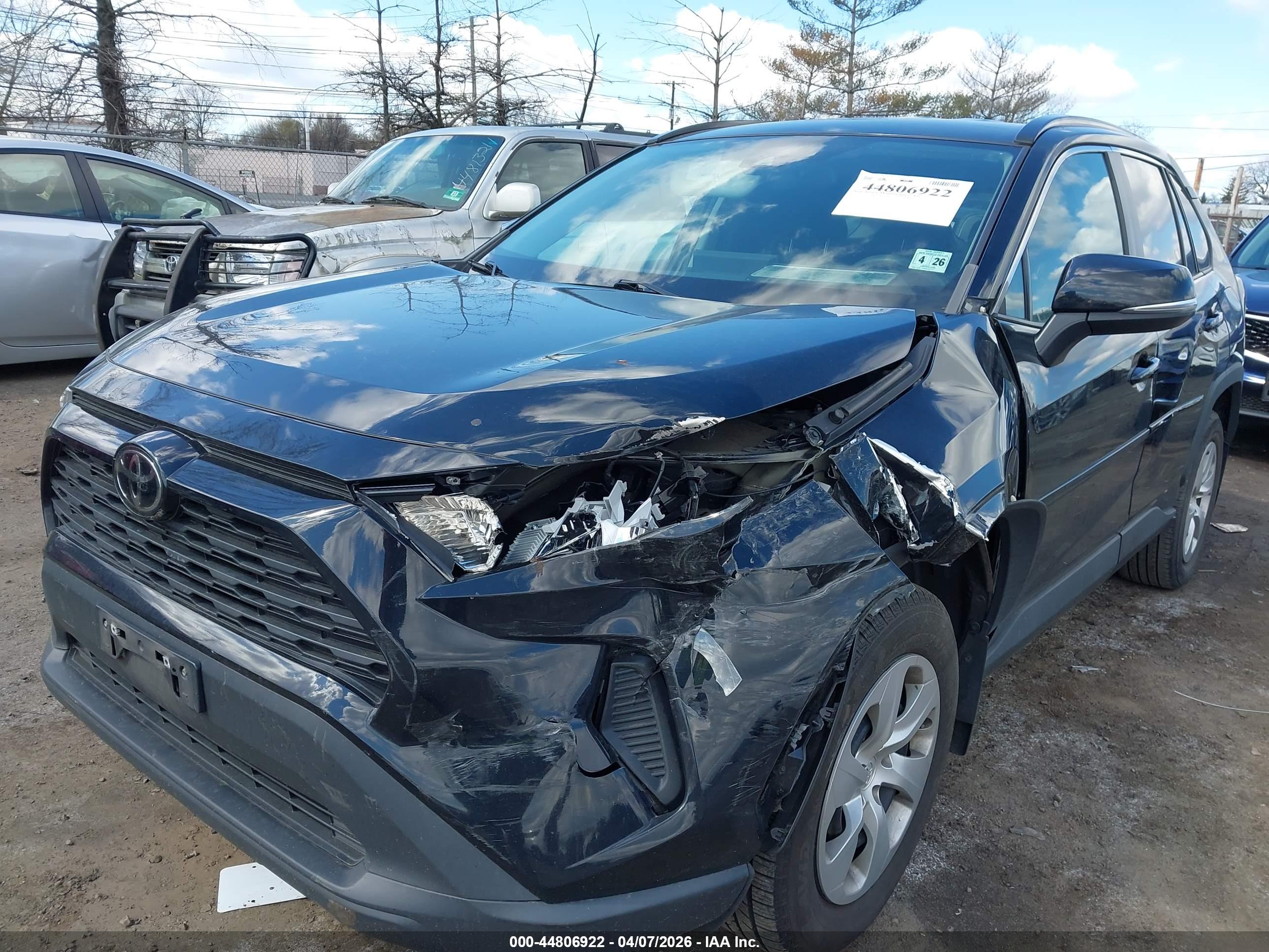 TOYOTA RAV4 image 6