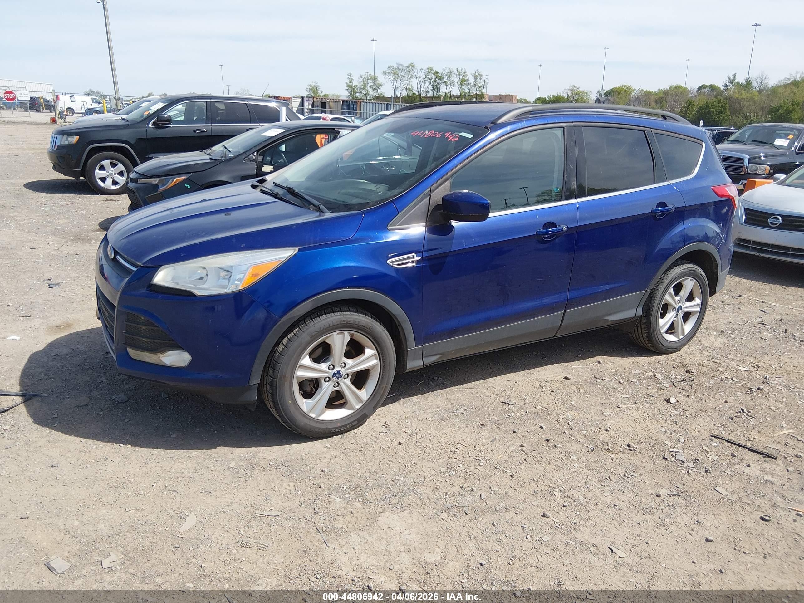 FORD ESCAPE image 2