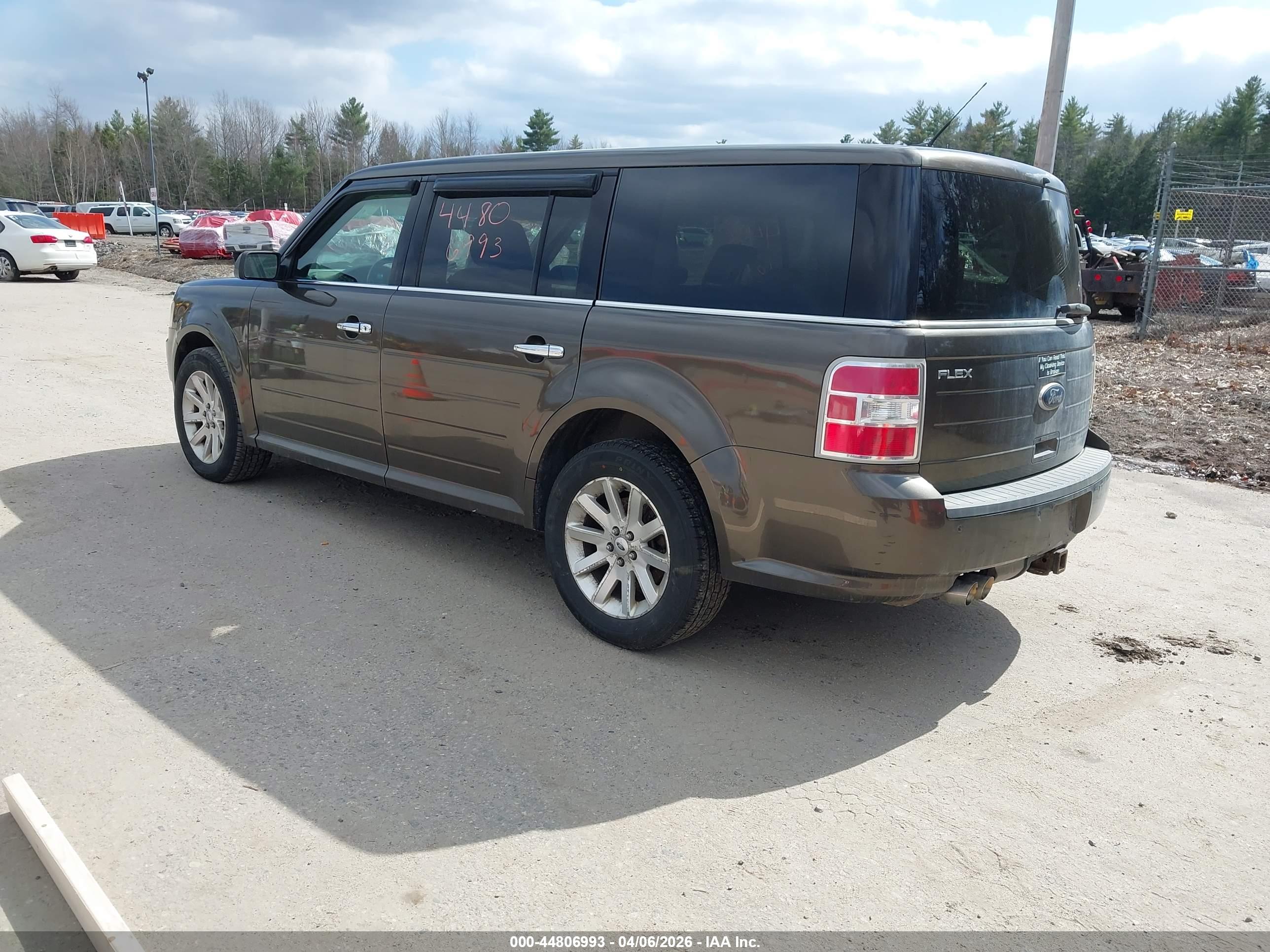 FORD FLEX image 3