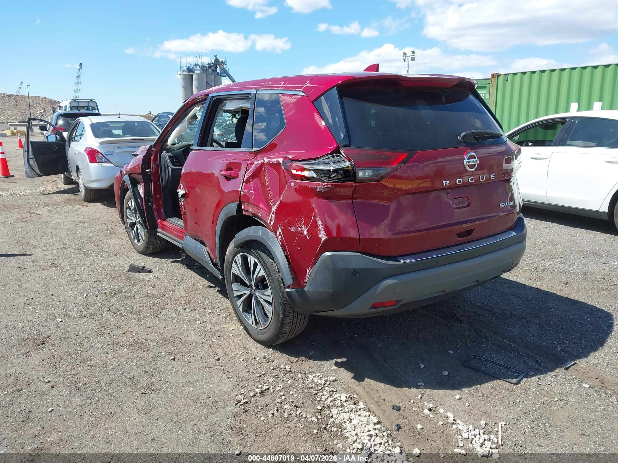 NISSAN ROGUE image 3