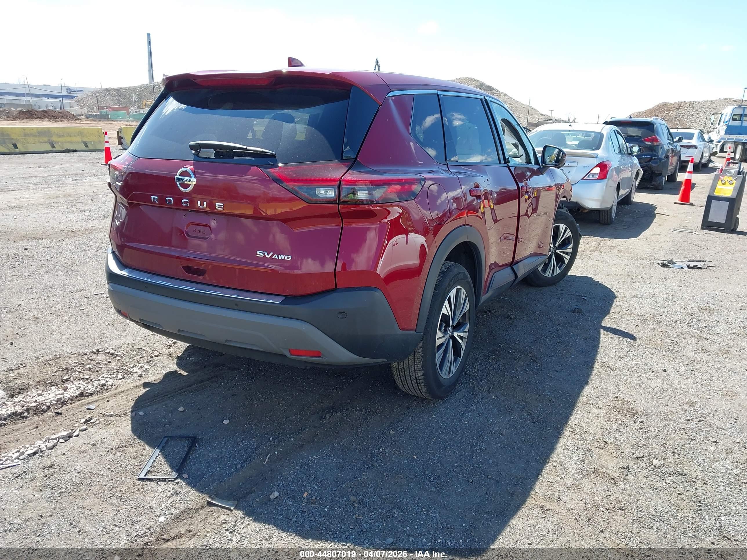 NISSAN ROGUE image 4