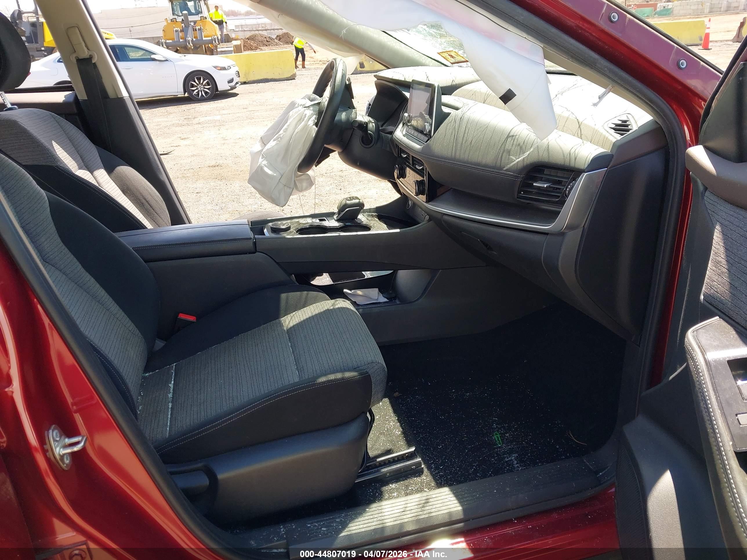 NISSAN ROGUE image 5