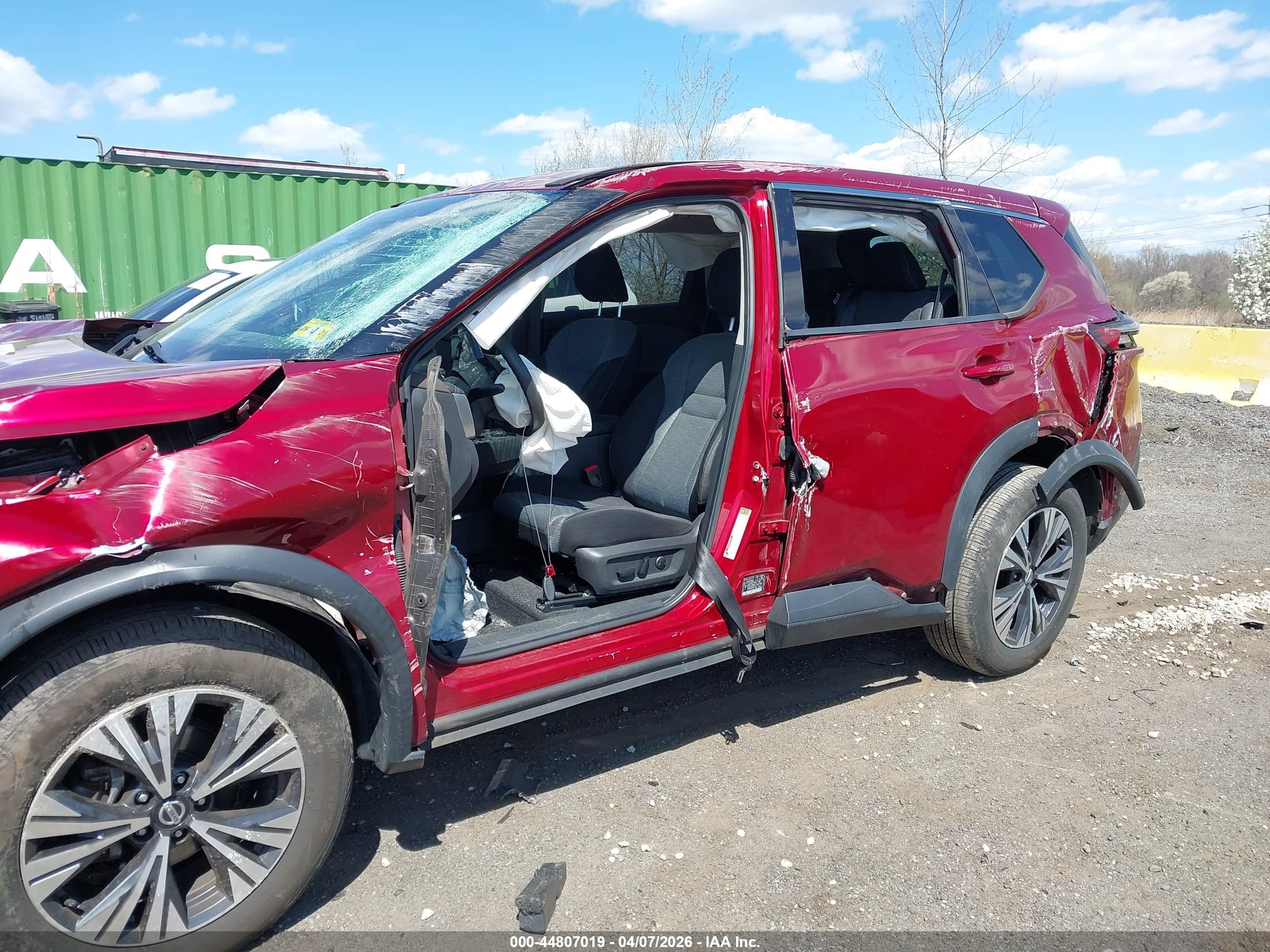 NISSAN ROGUE image 6