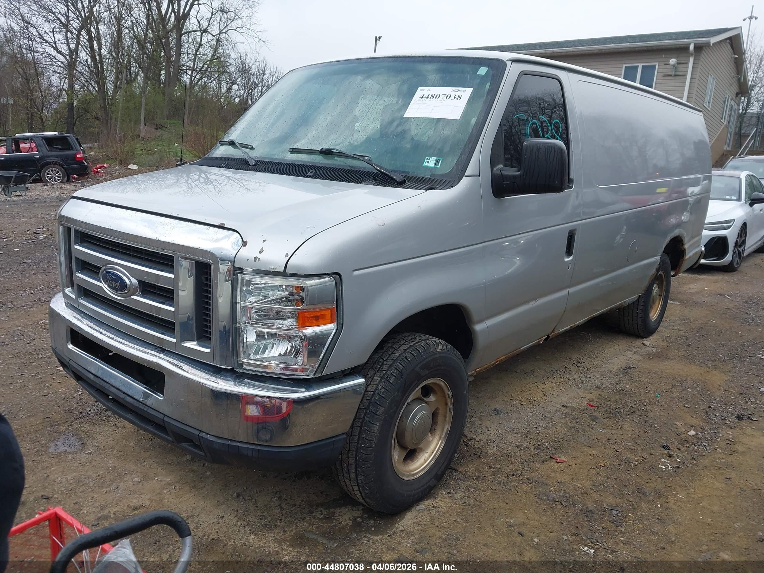 FORD E-250 image 2