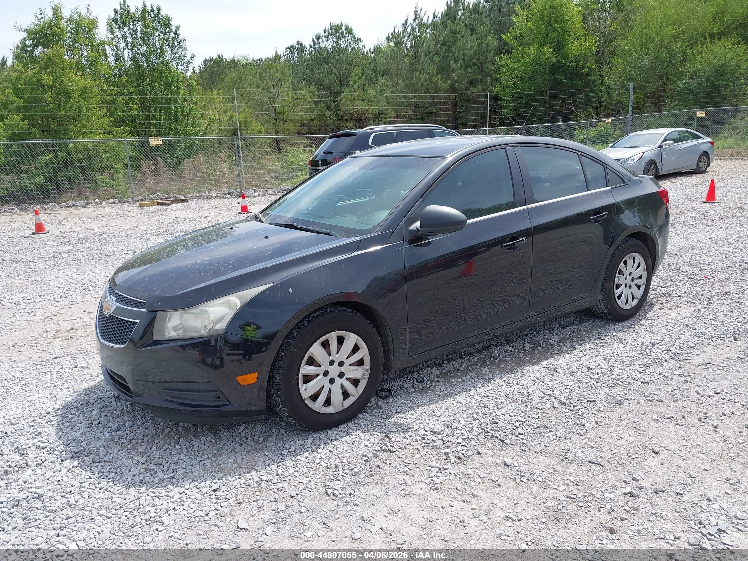 CHEVROLET CRUZE image 2