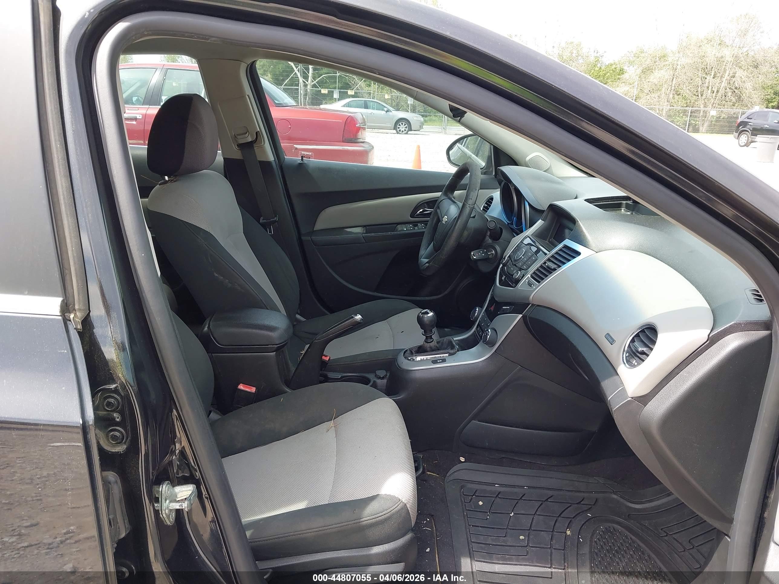 CHEVROLET CRUZE image 5