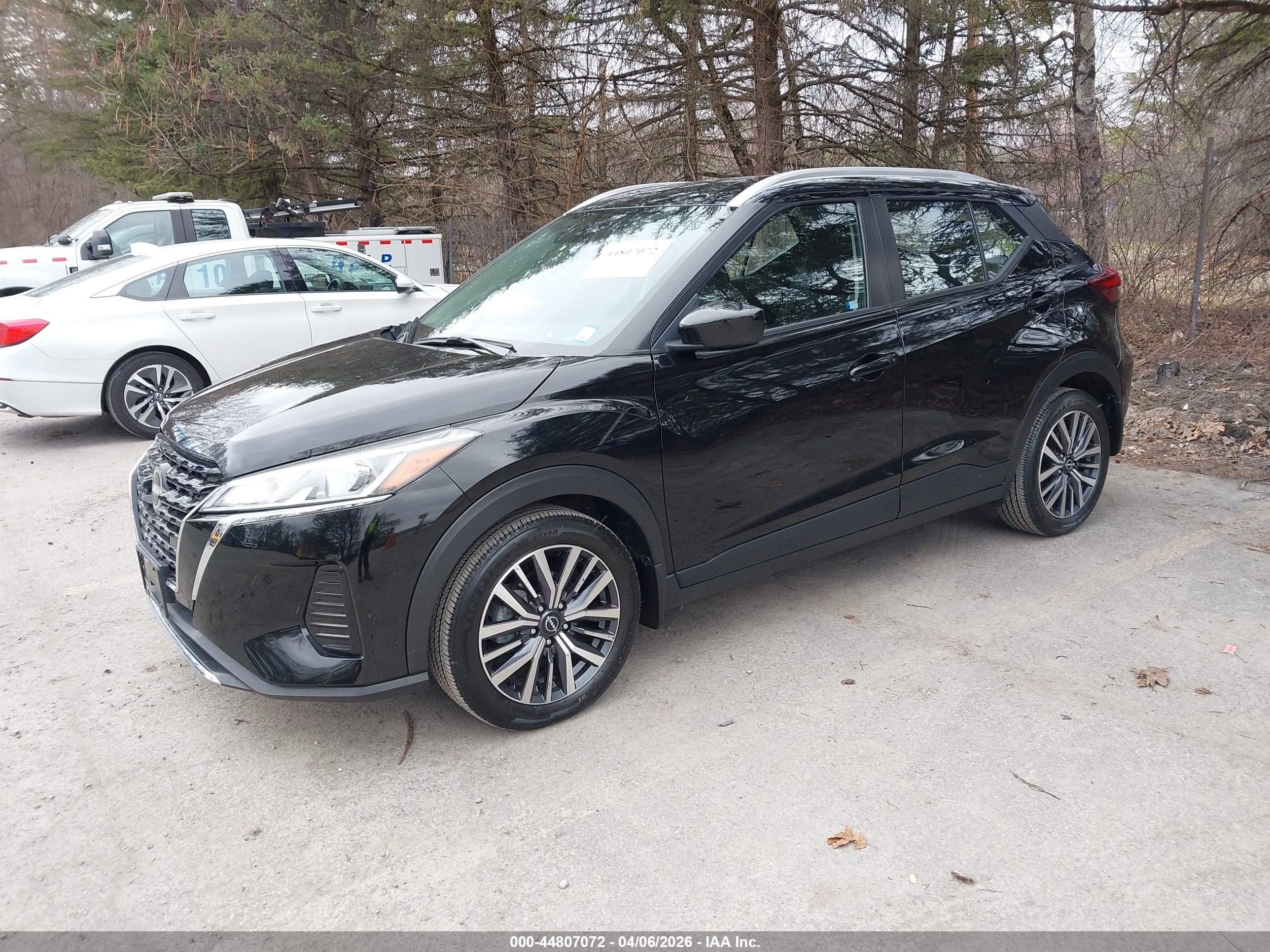NISSAN KICKS image 2