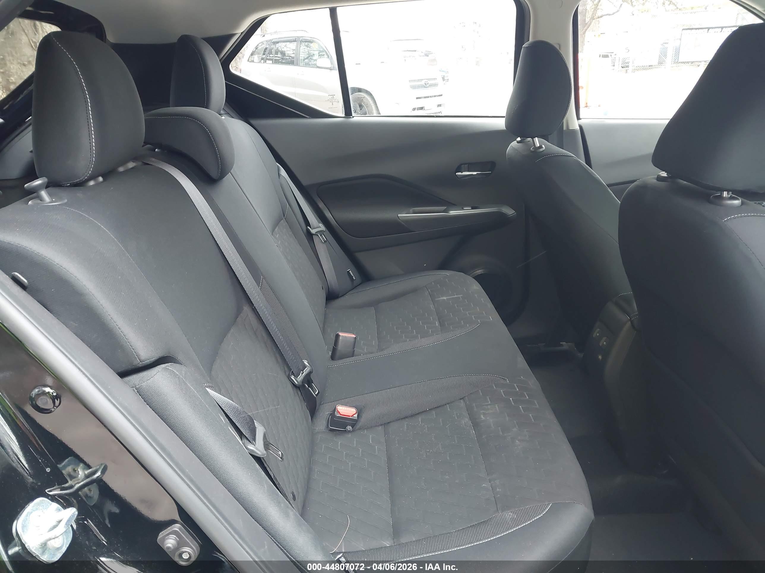 NISSAN KICKS image 8