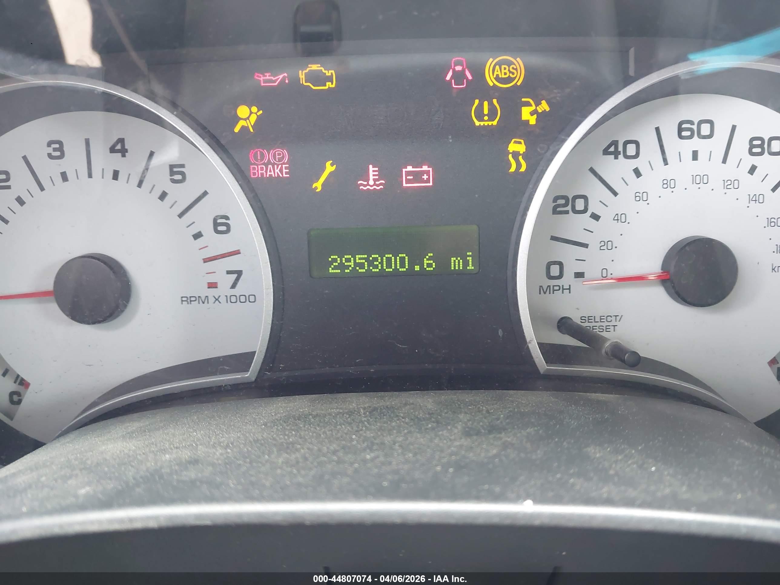 FORD EXPLORER image 7