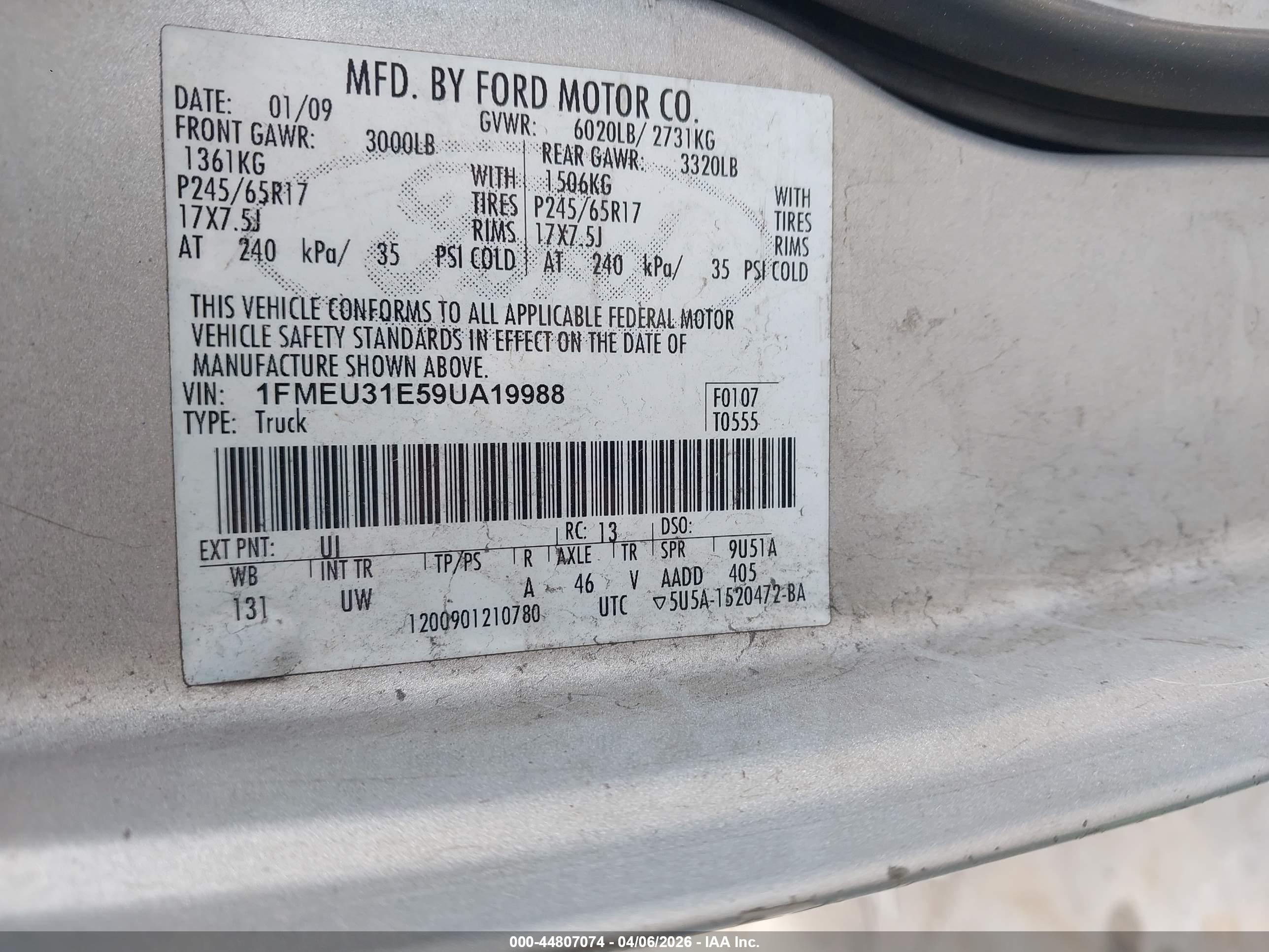 FORD EXPLORER image 9