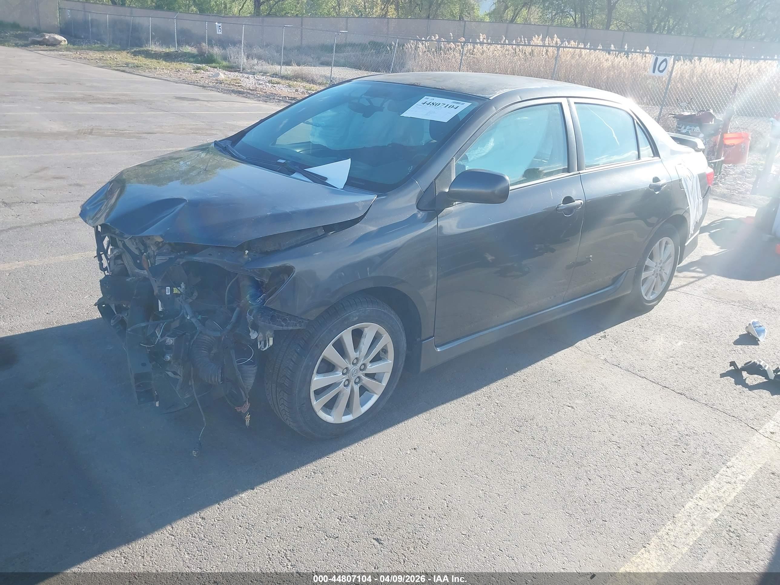 TOYOTA COROLLA image 2