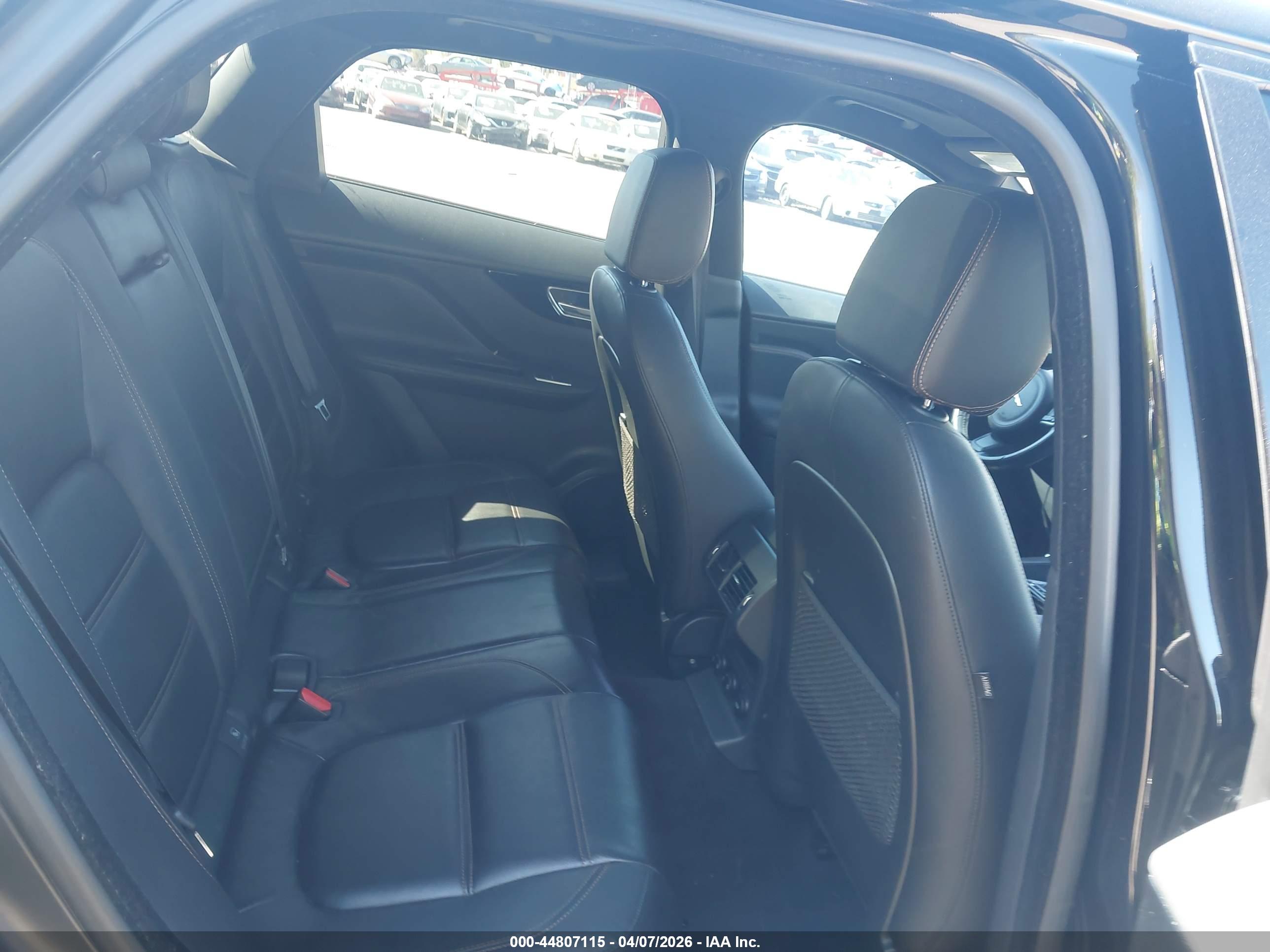 JAGUAR F-PACE image 8