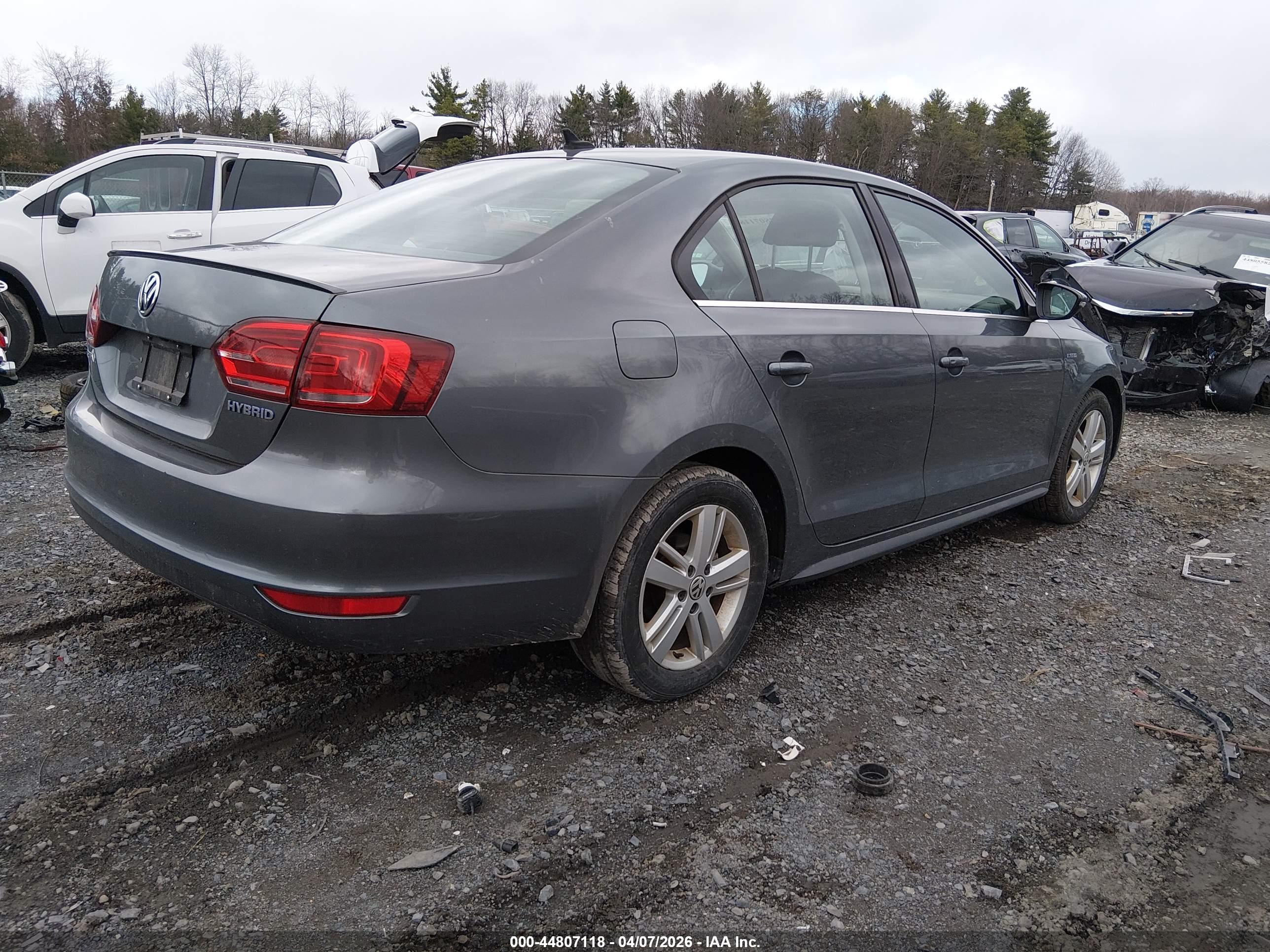 VOLKSWAGEN JETTA image 4