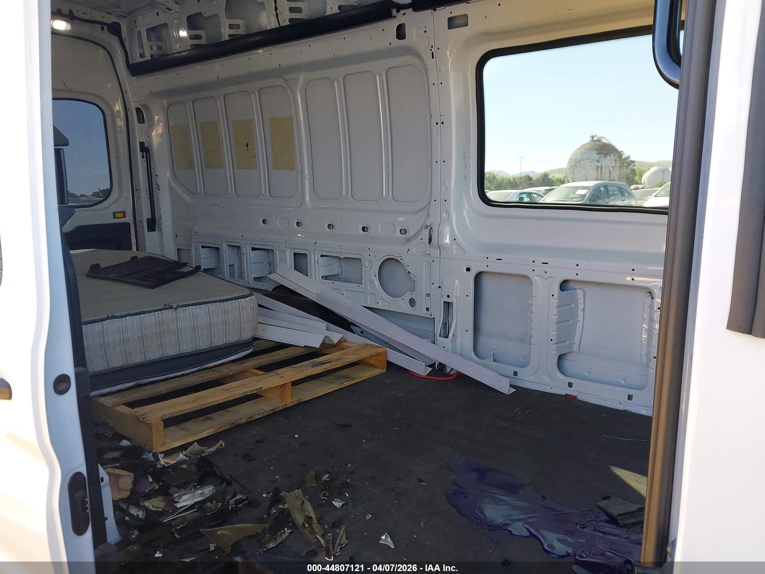 FORD TRANSIT-350 image 8
