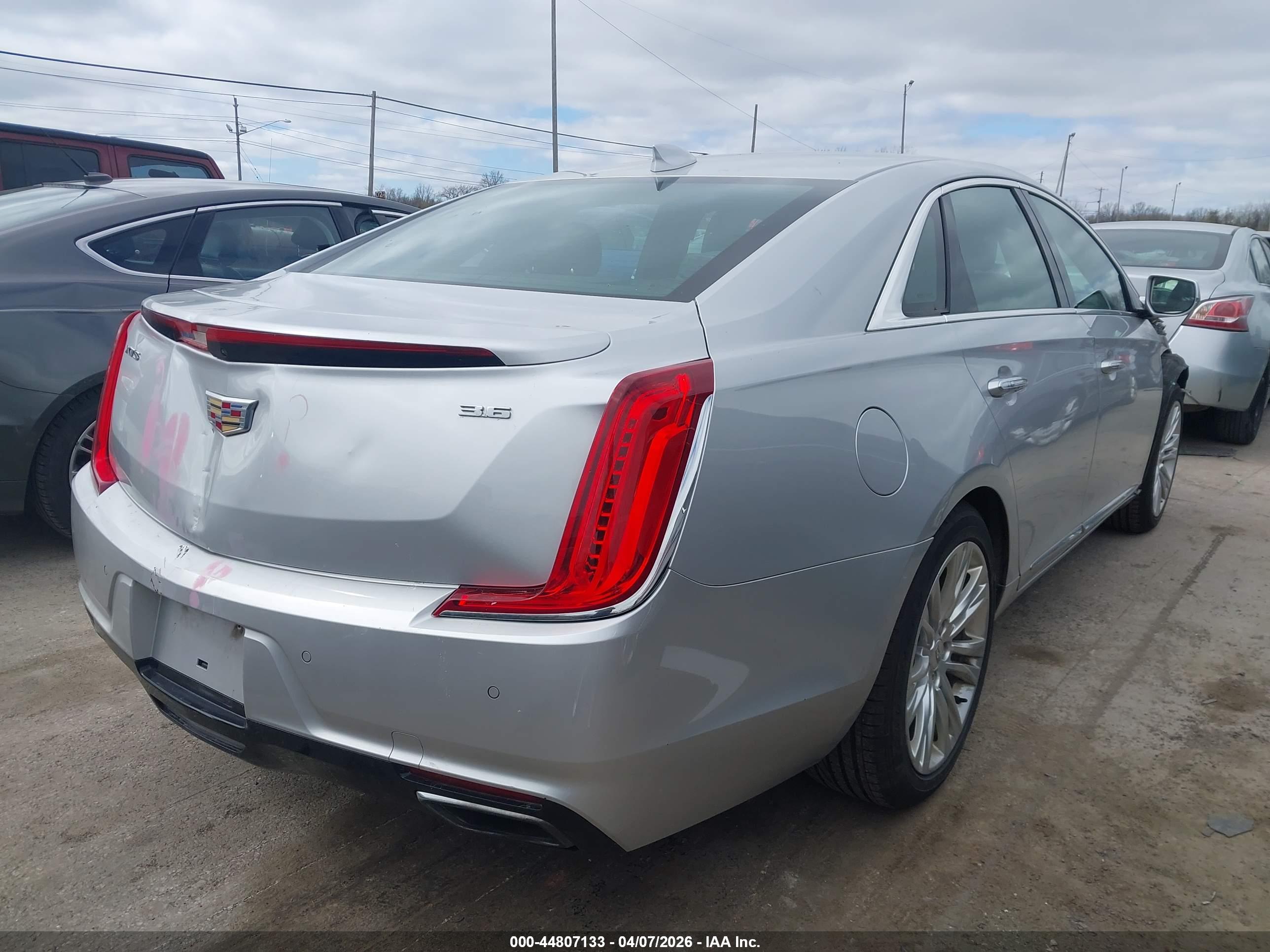 CADILLAC XTS image 4