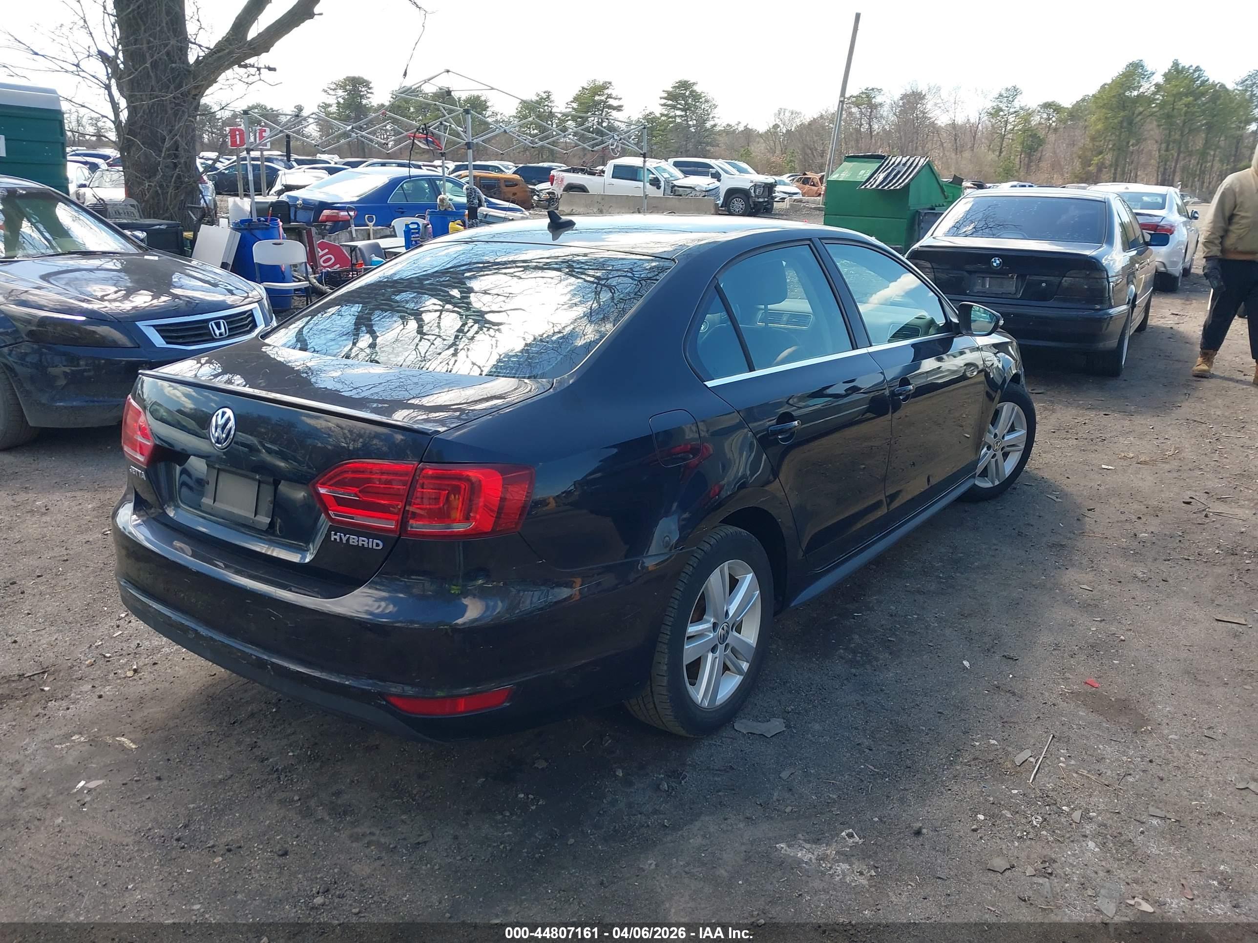 VOLKSWAGEN JETTA image 4