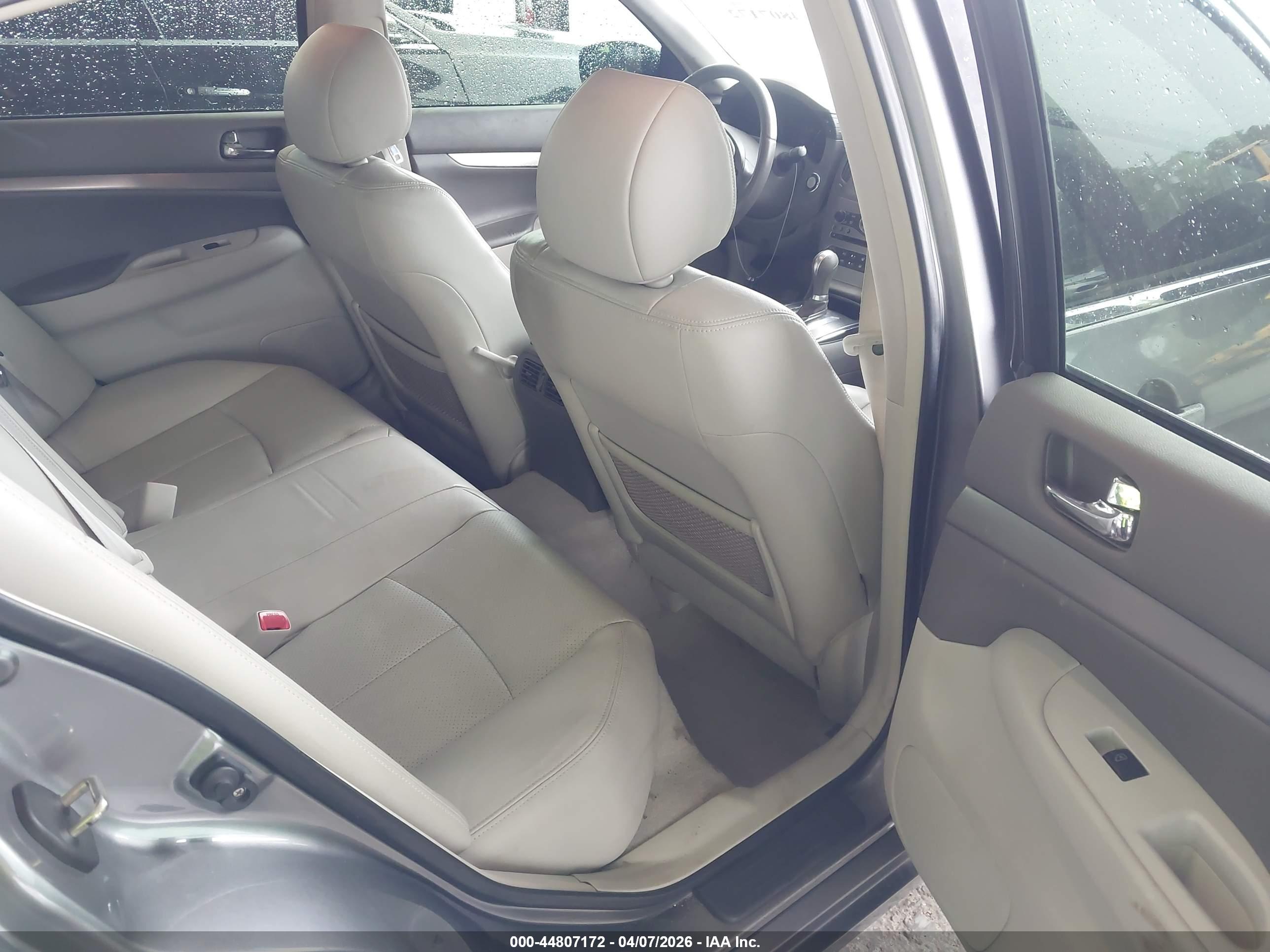 INFINITI G37X image 8
