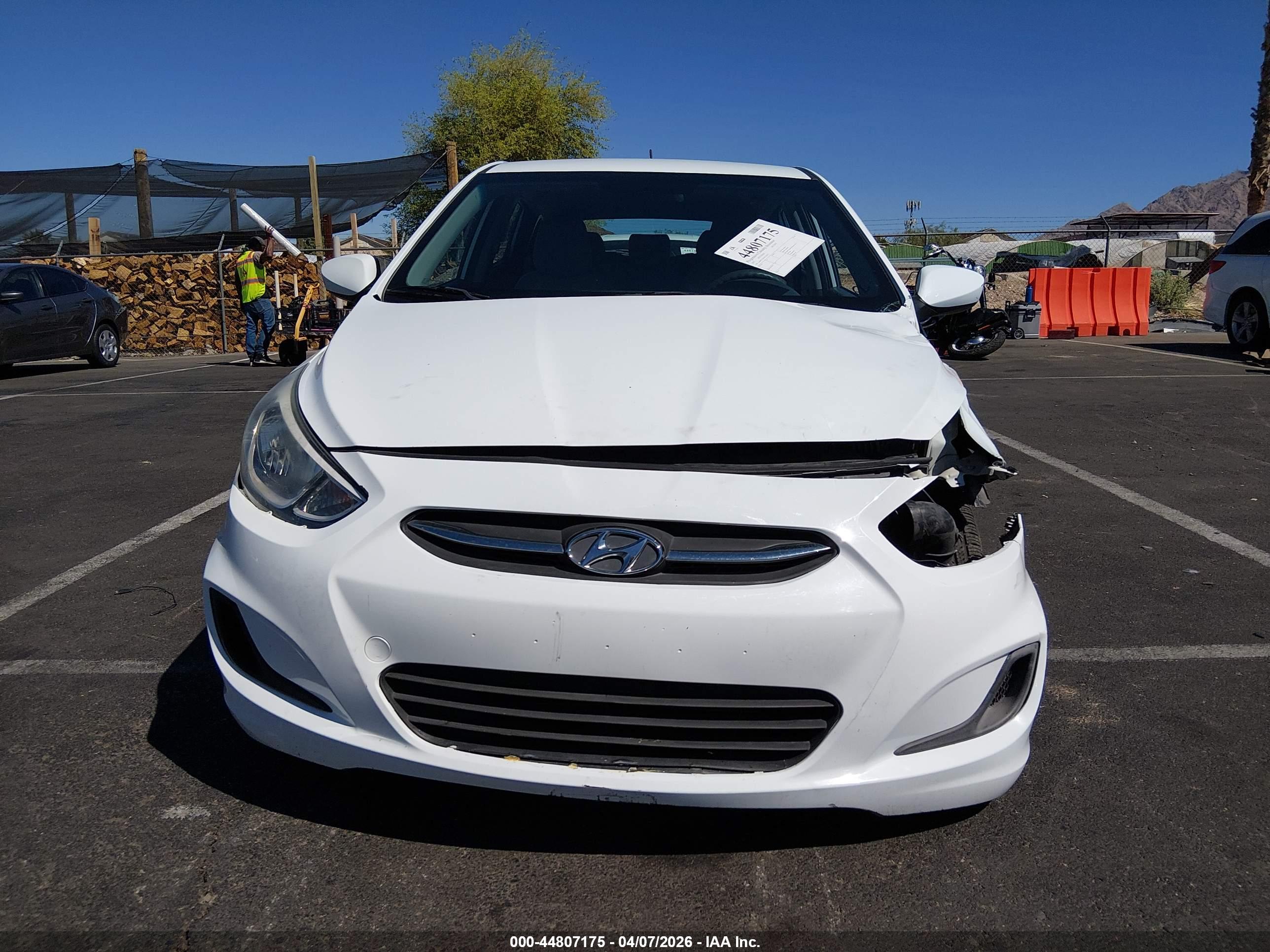 HYUNDAI ACCENT image 6