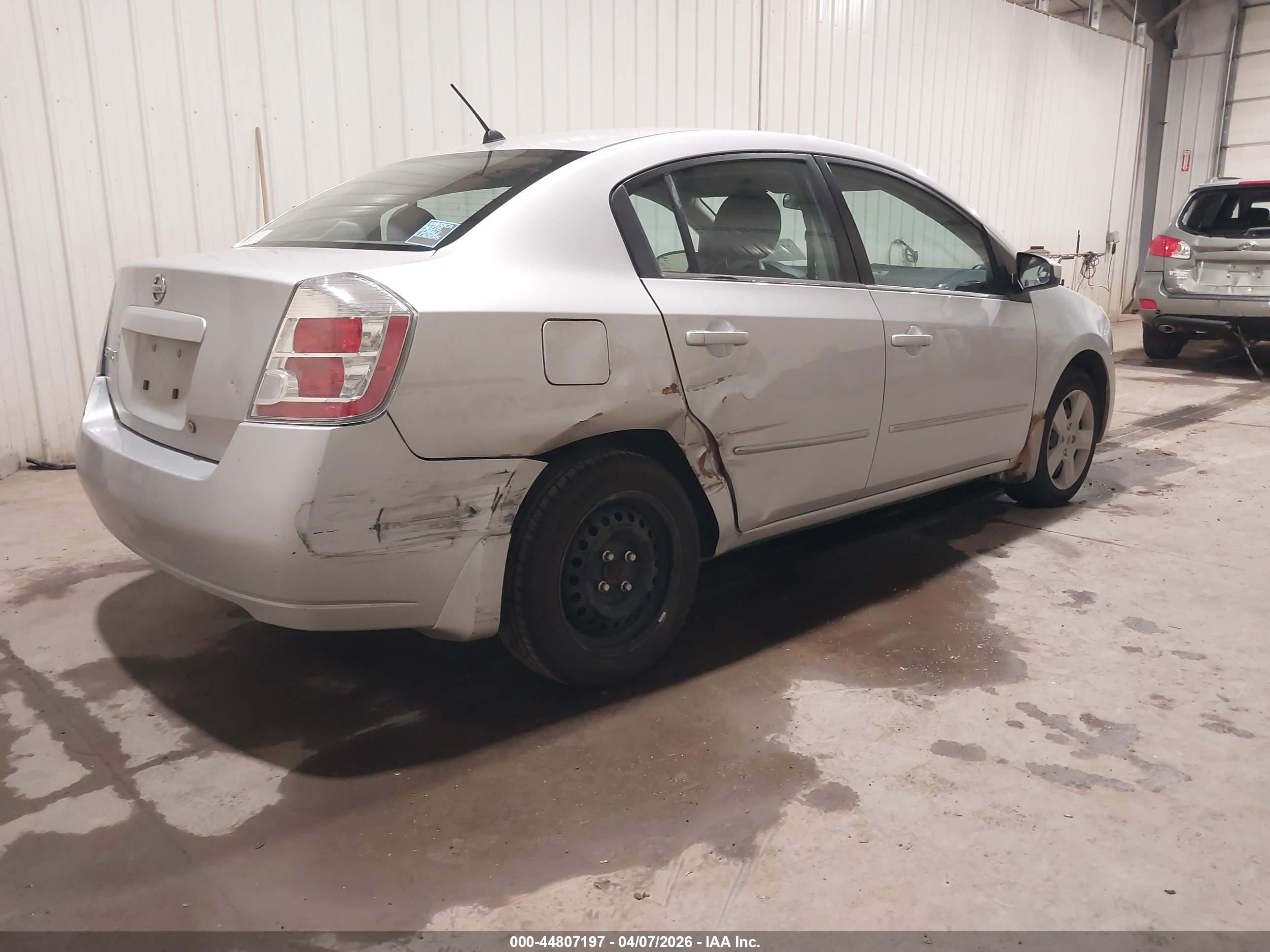 NISSAN SENTRA image 4