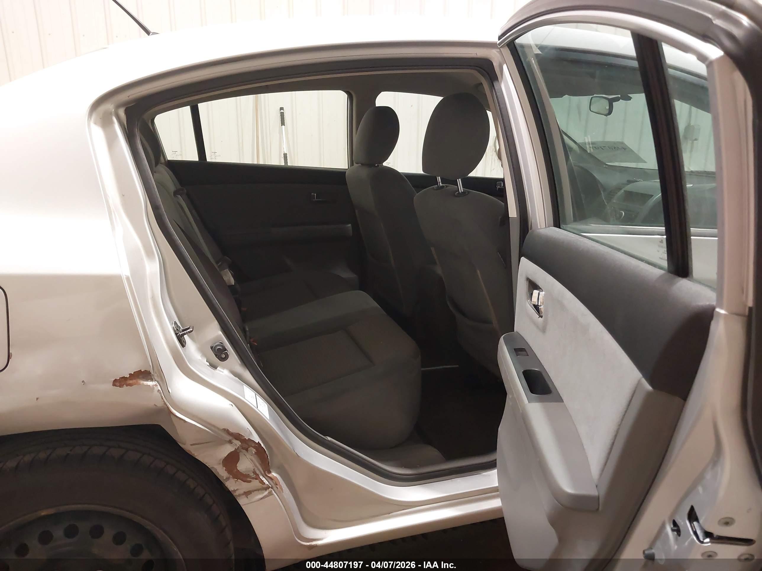 NISSAN SENTRA image 8