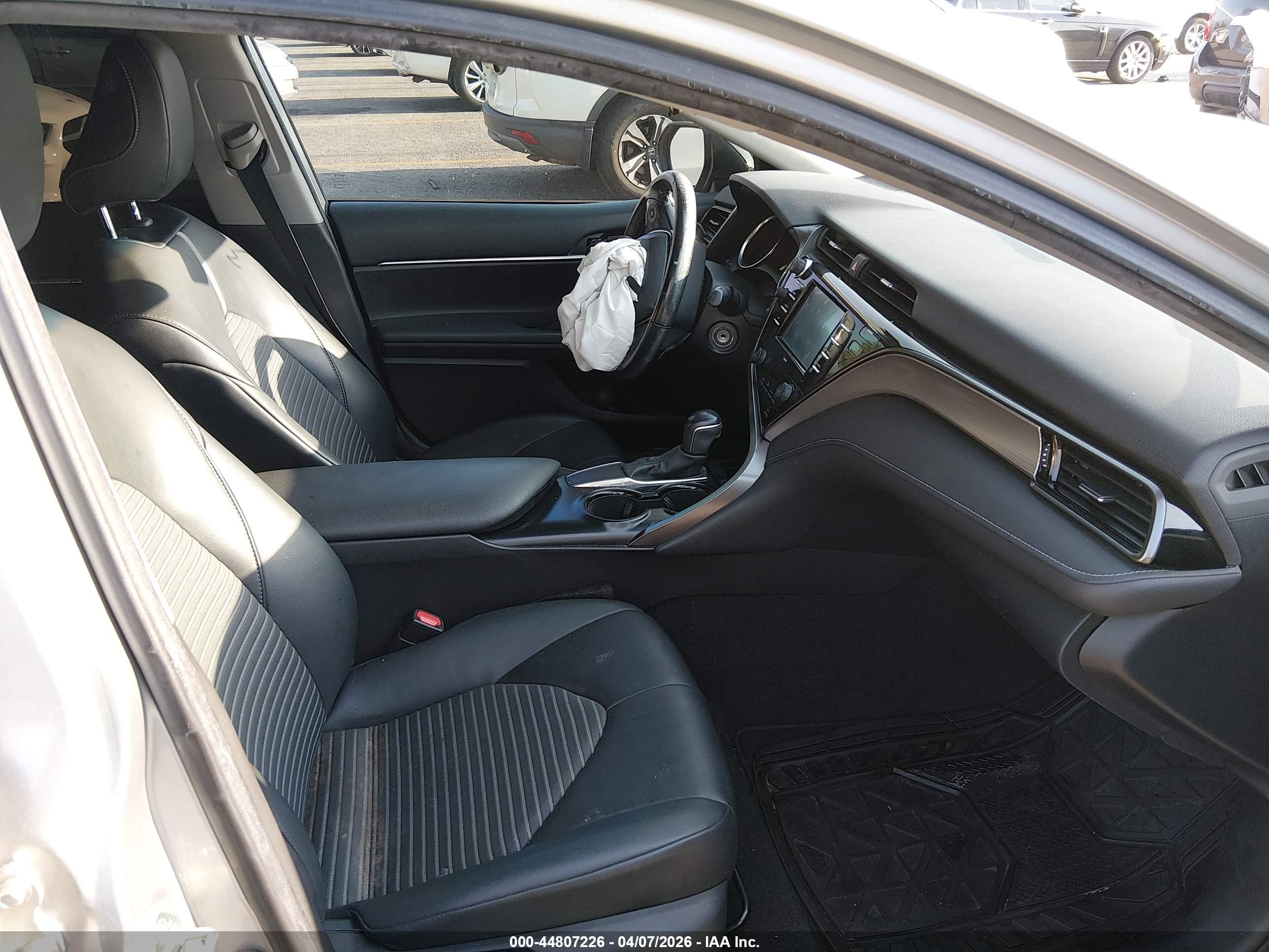TOYOTA CAMRY image 5