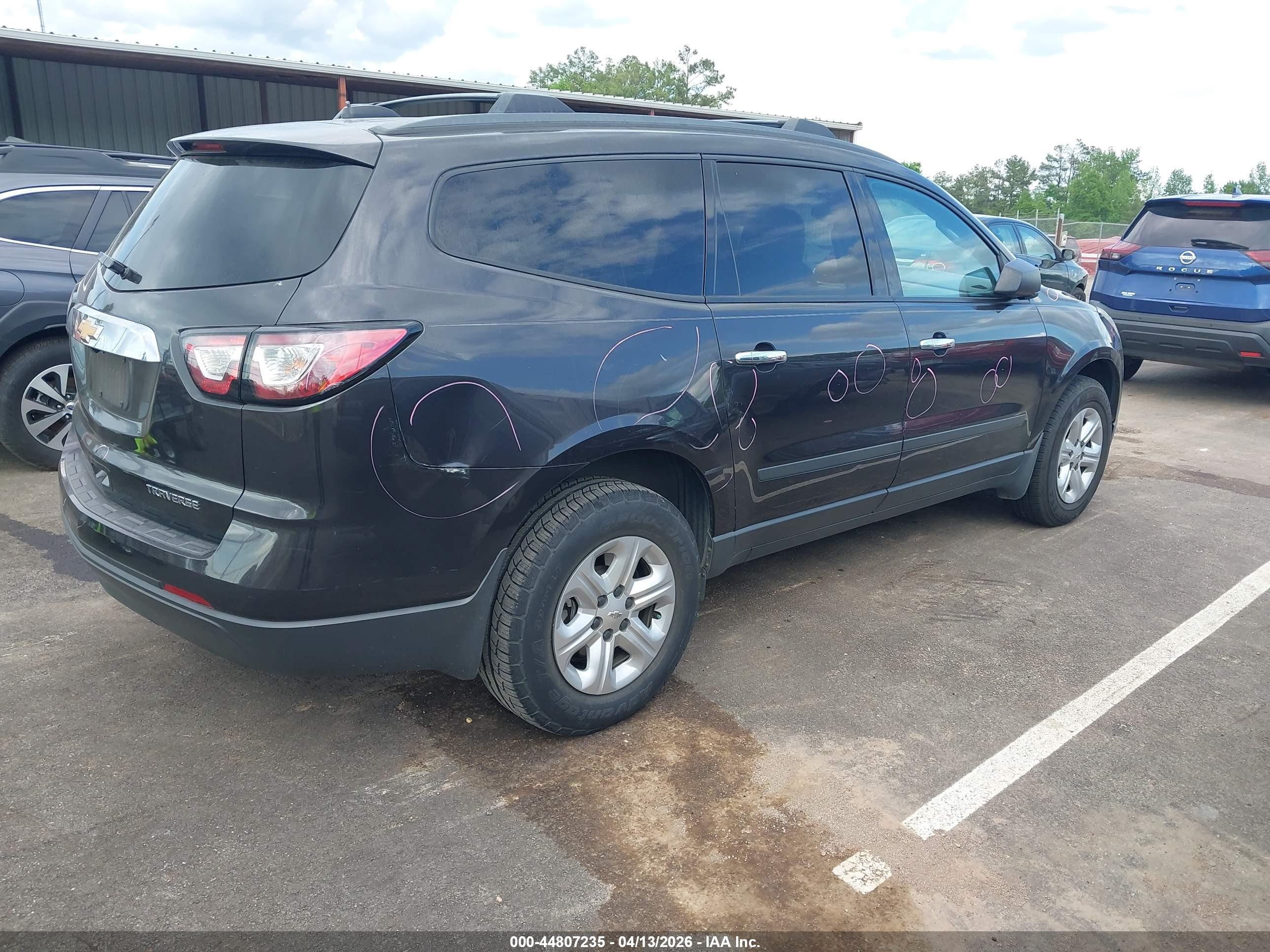 CHEVROLET TRAVERSE image 4