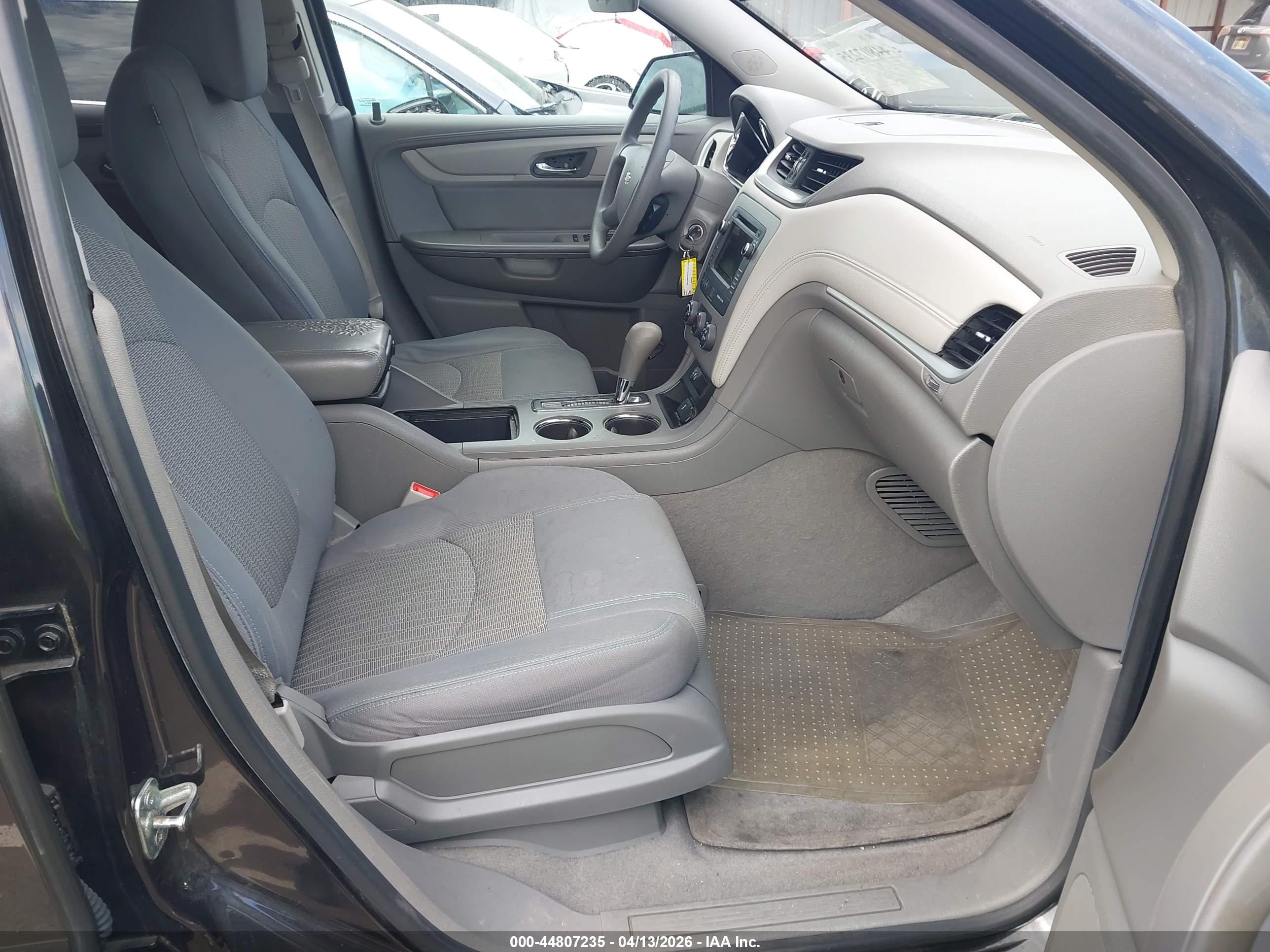 CHEVROLET TRAVERSE image 5