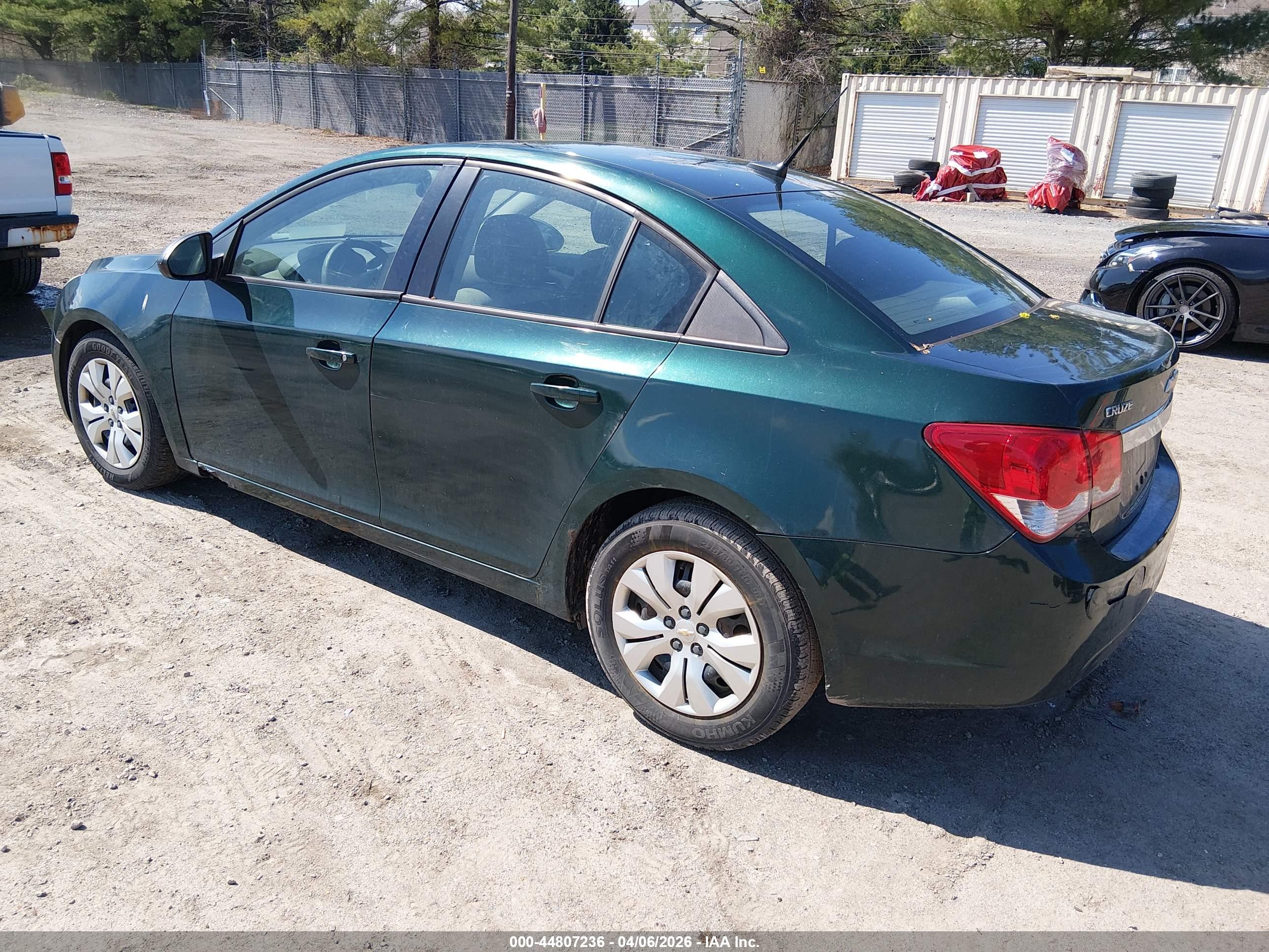 CHEVROLET CRUZE image 3