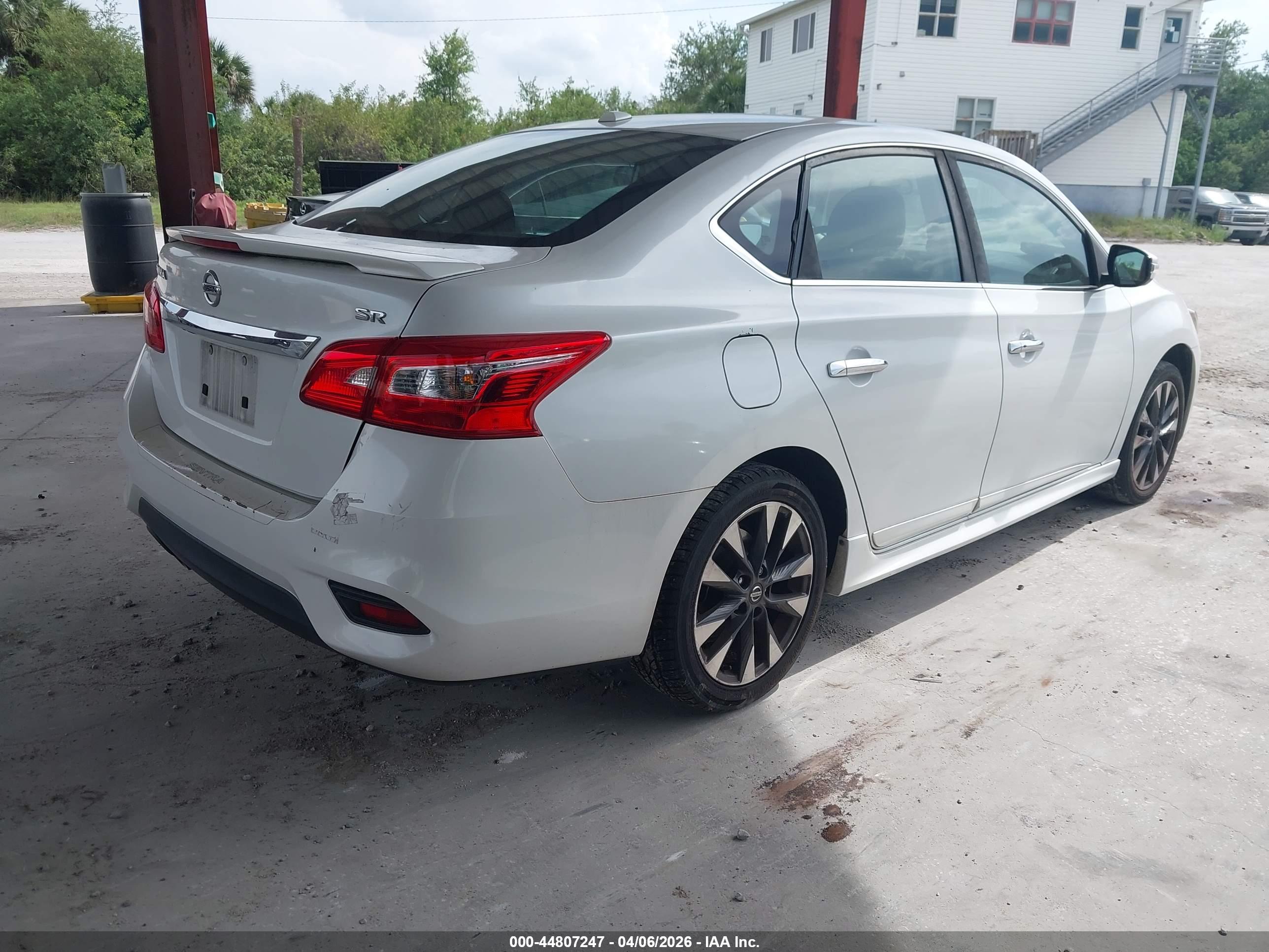 NISSAN SENTRA image 4