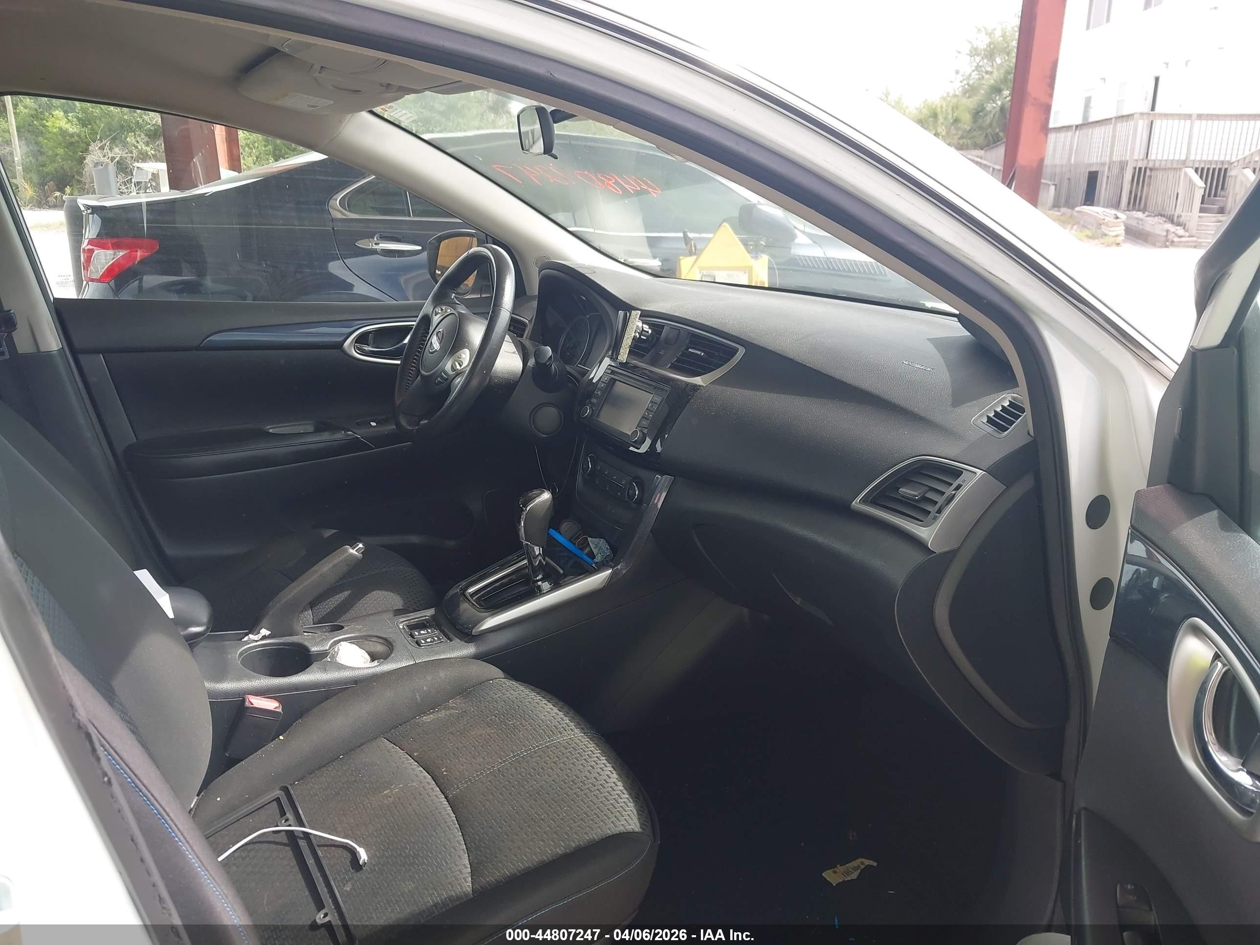 NISSAN SENTRA image 8