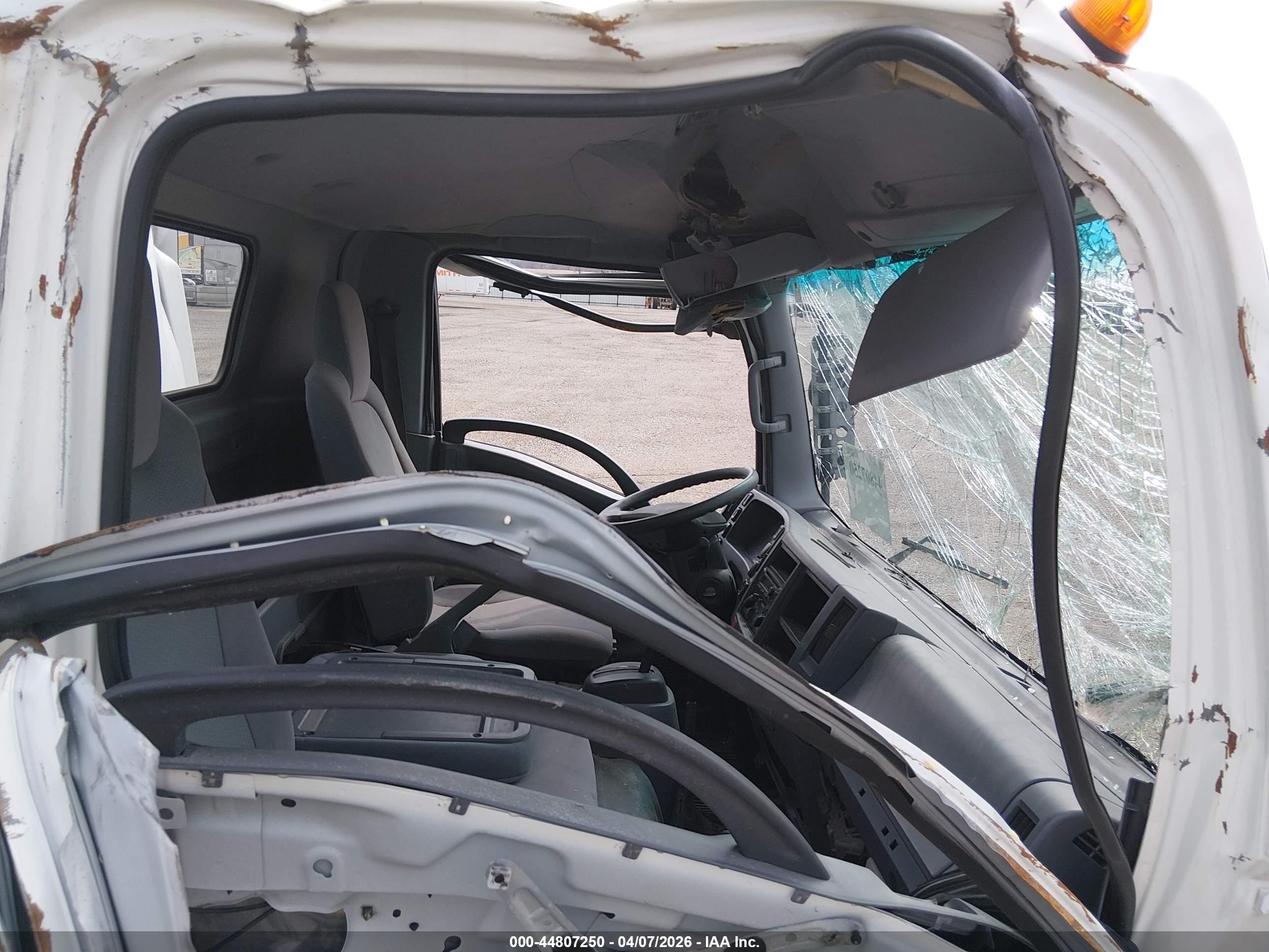 ISUZU NRR image 5