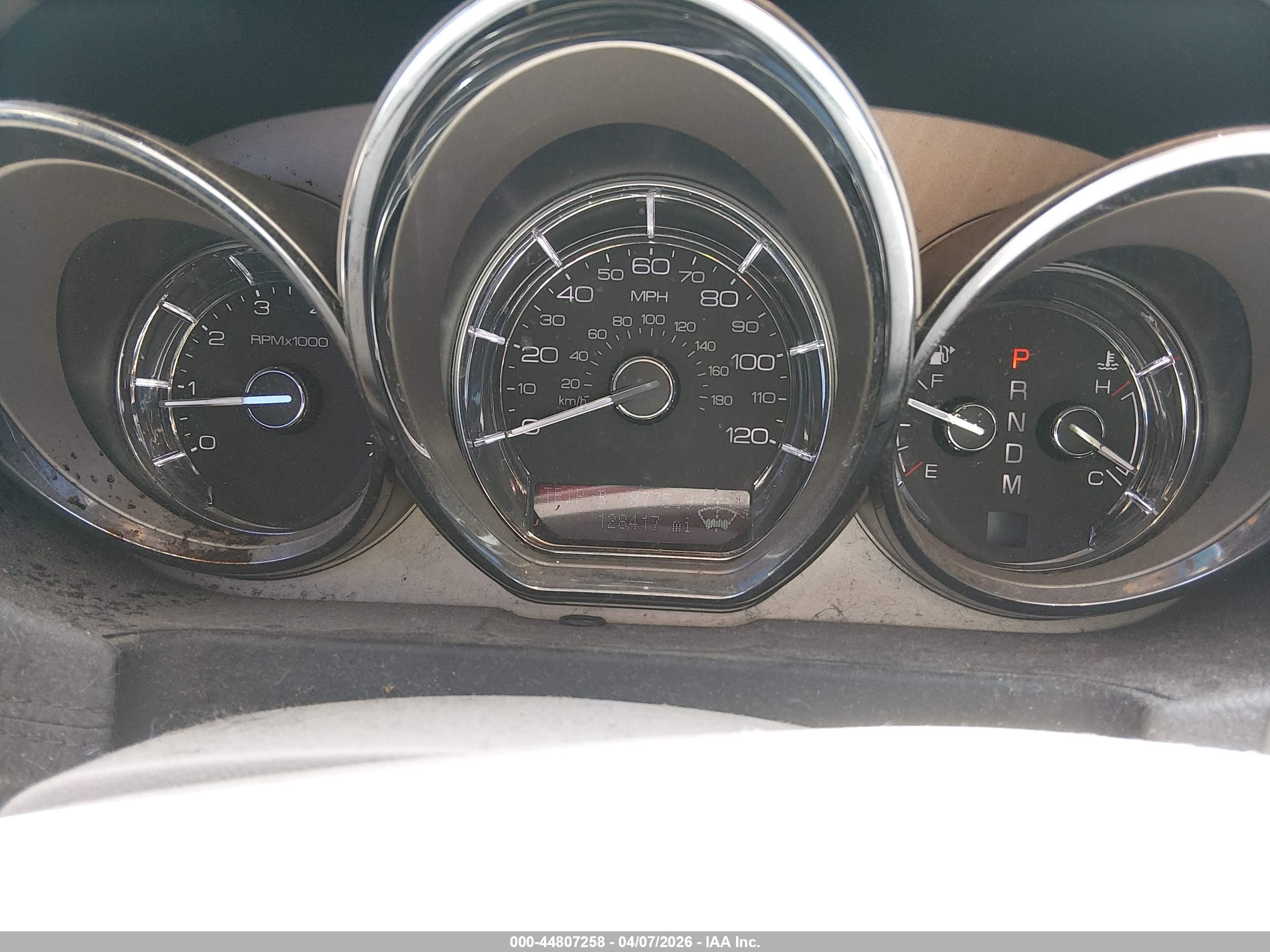 LINCOLN MKT image 7