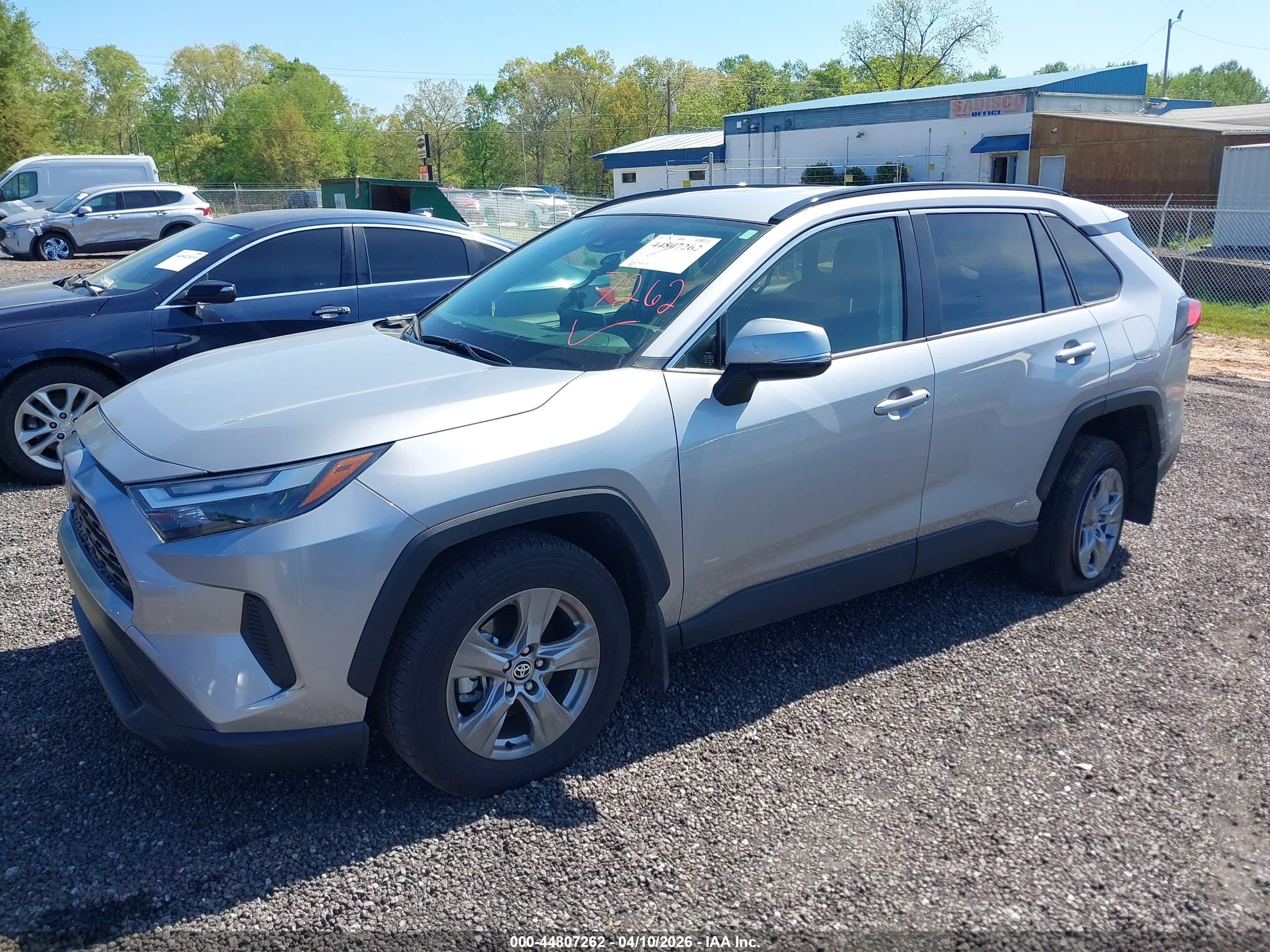 TOYOTA RAV4 image 2