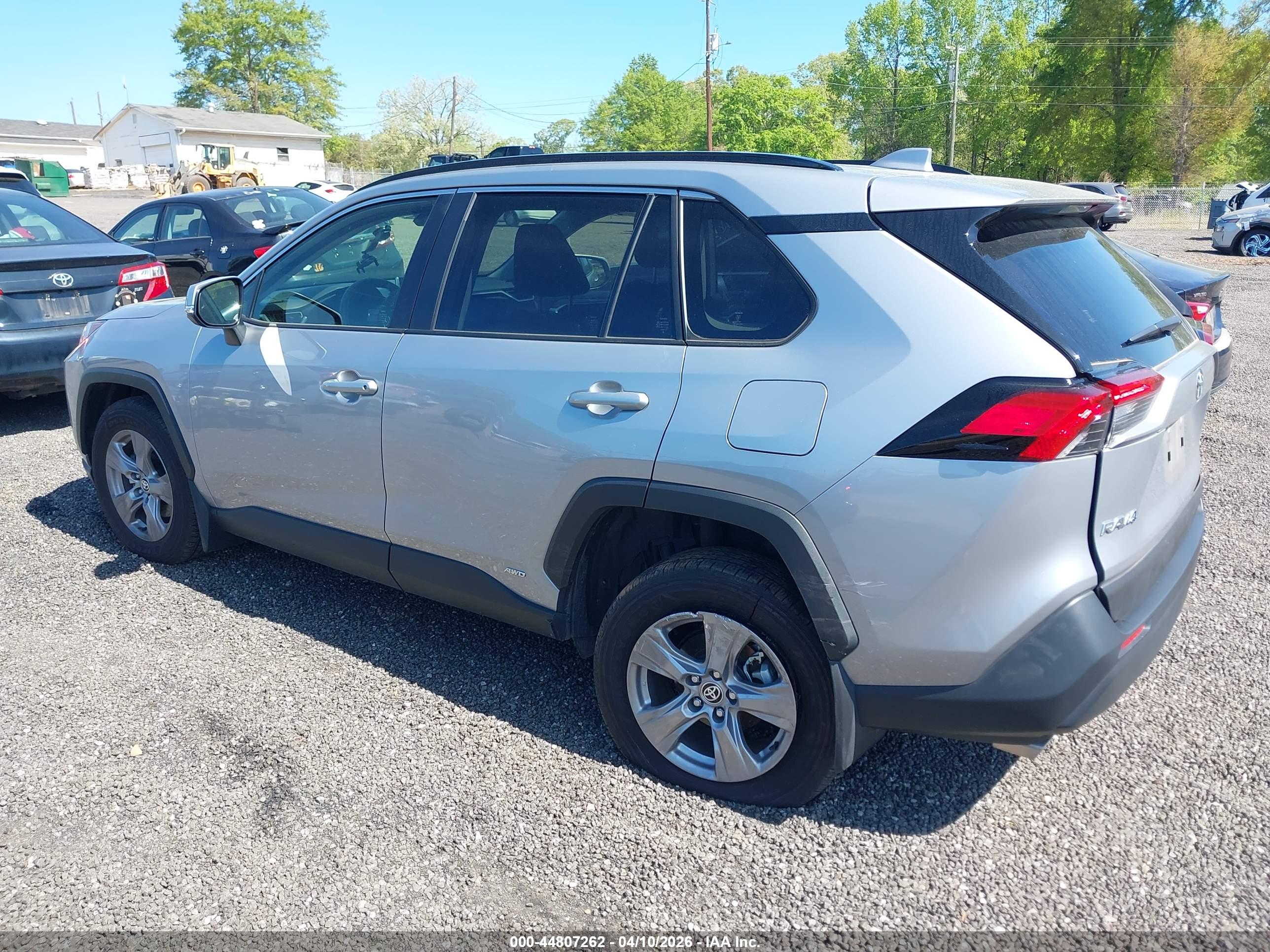 TOYOTA RAV4 image 3