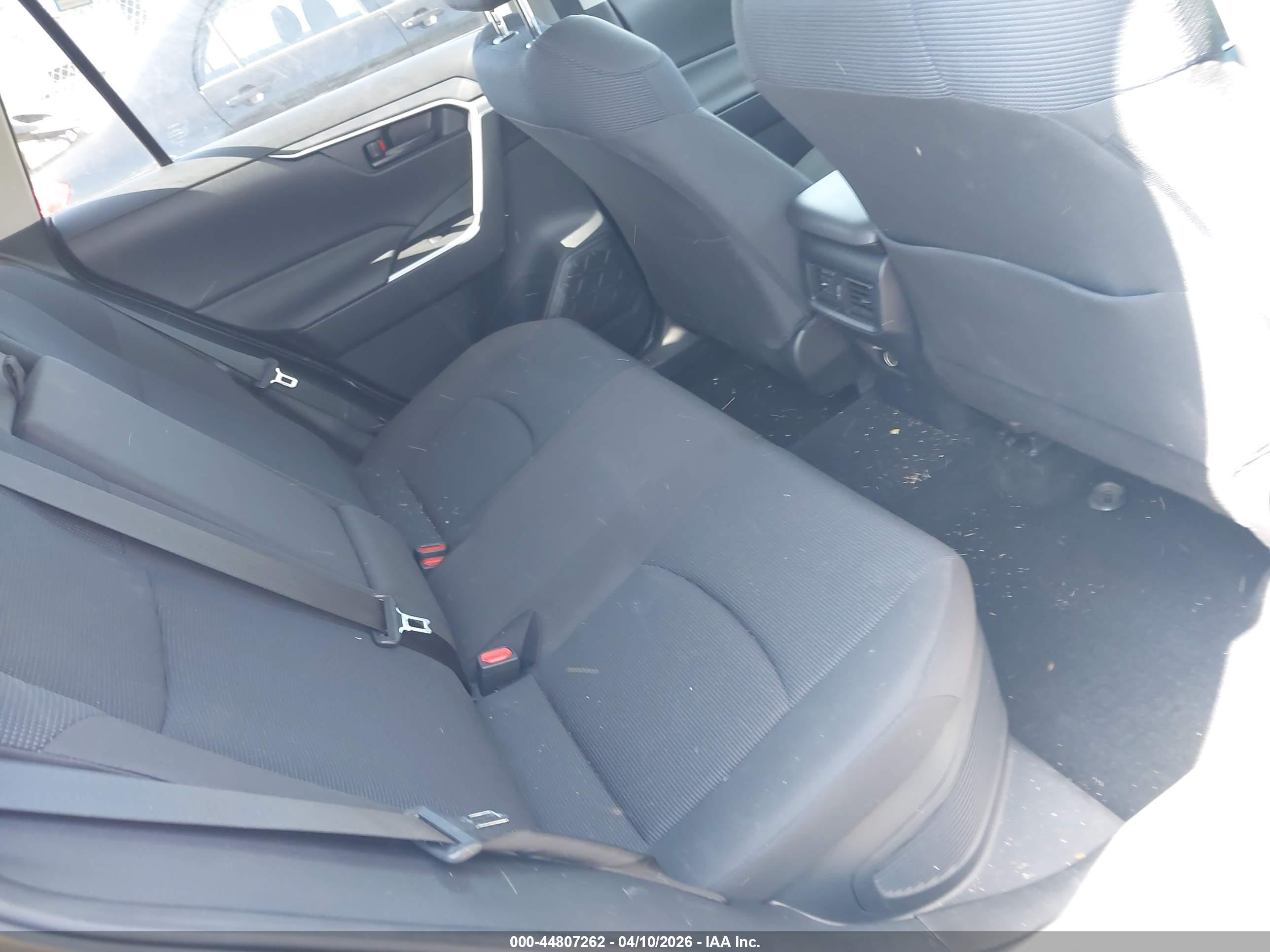 TOYOTA RAV4 image 8