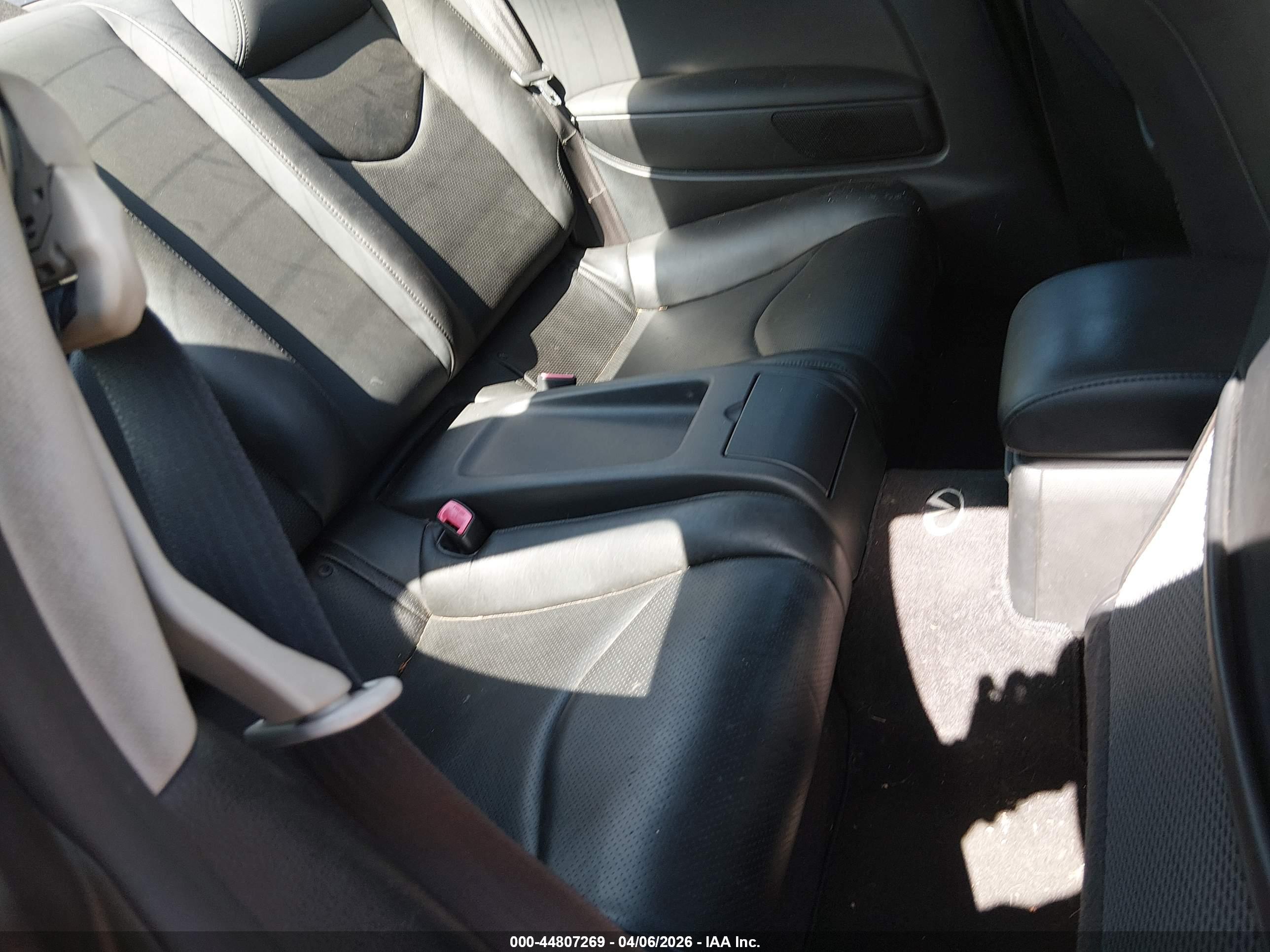 INFINITI G37X image 8