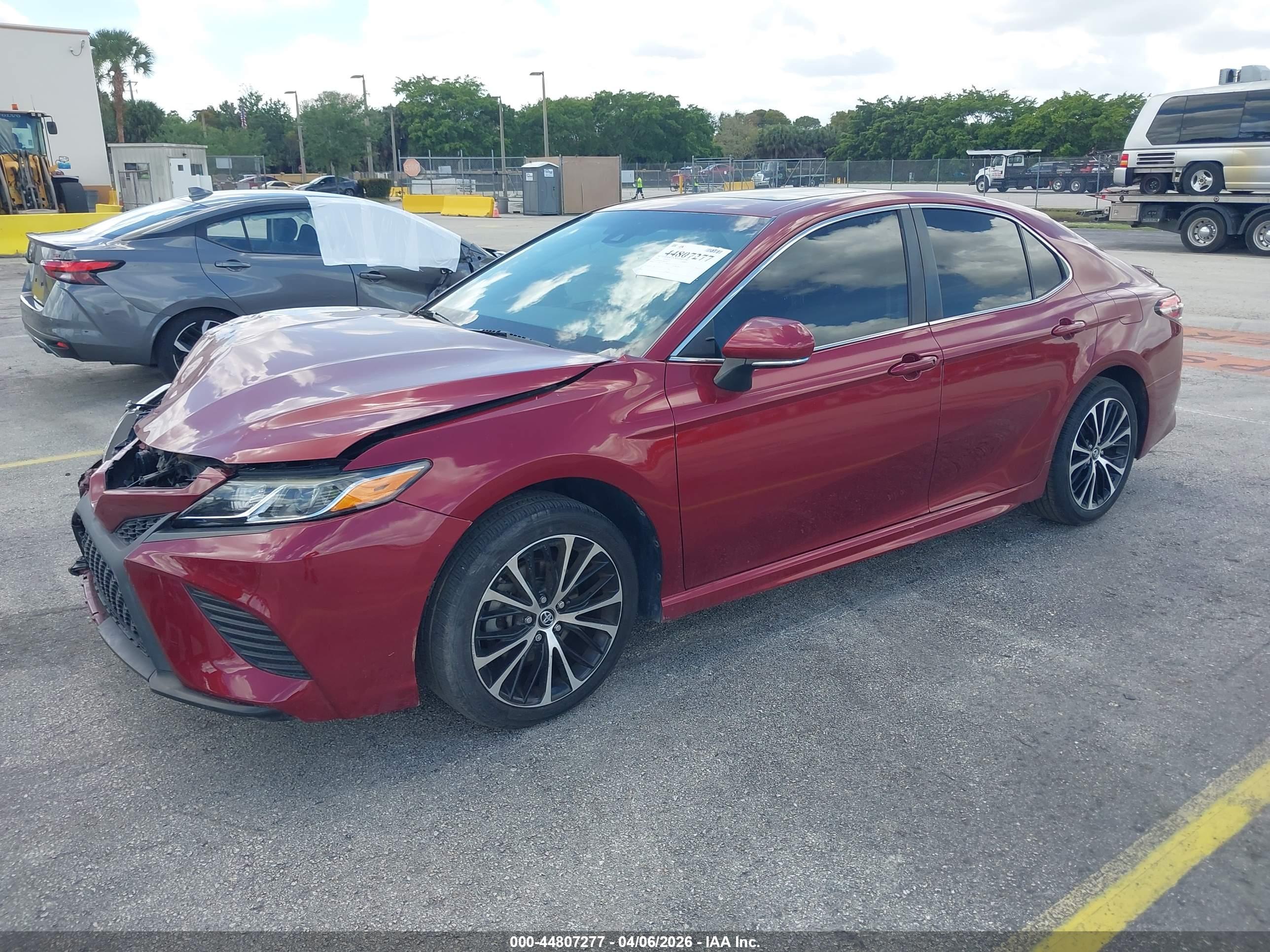 TOYOTA CAMRY image 2
