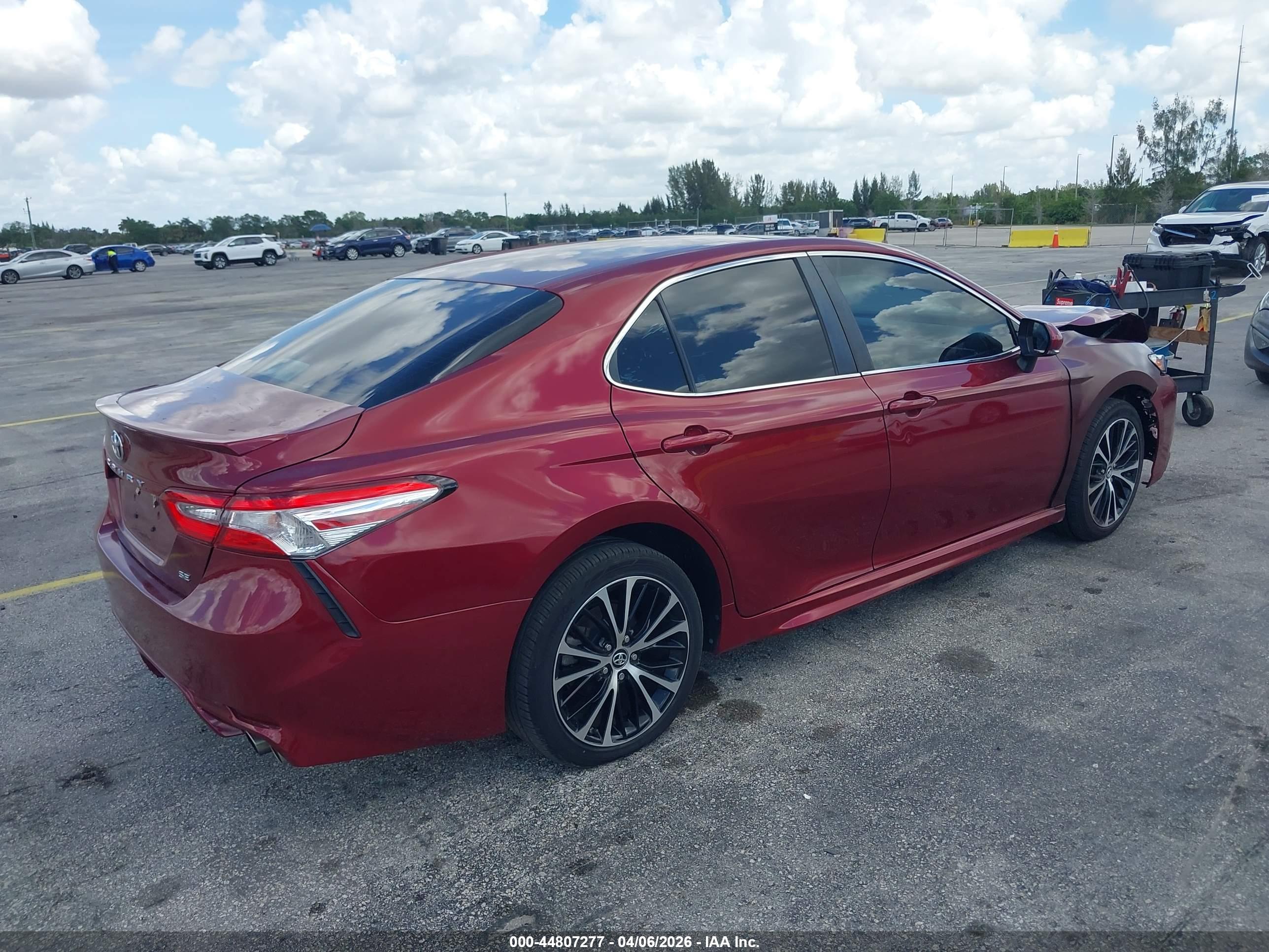 TOYOTA CAMRY image 4