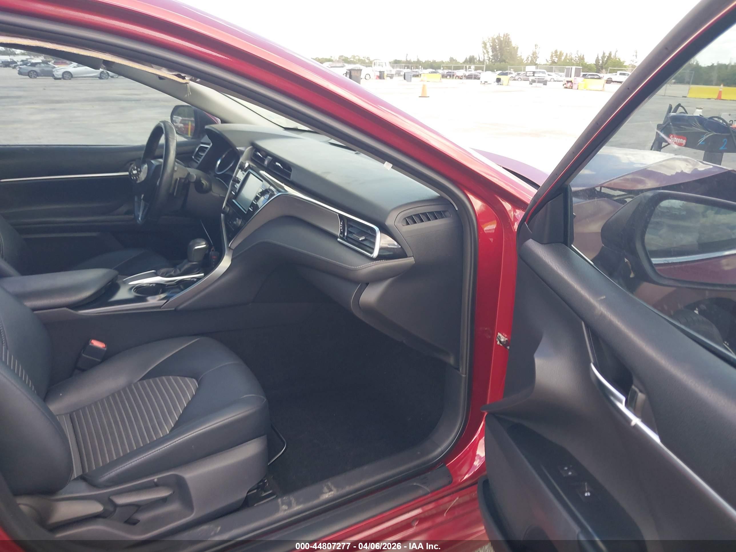 TOYOTA CAMRY image 5
