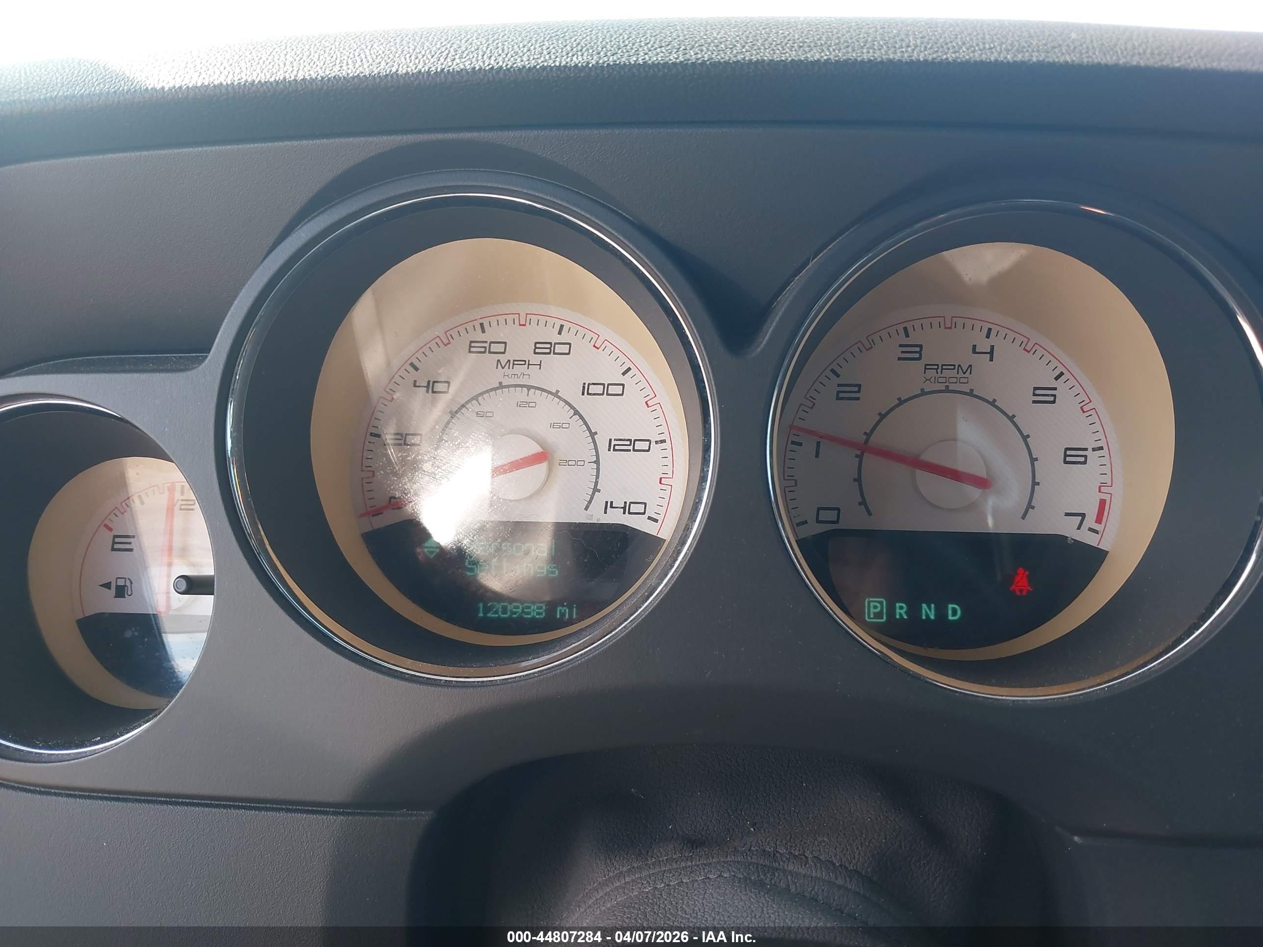 DODGE CHALLENGER image 7