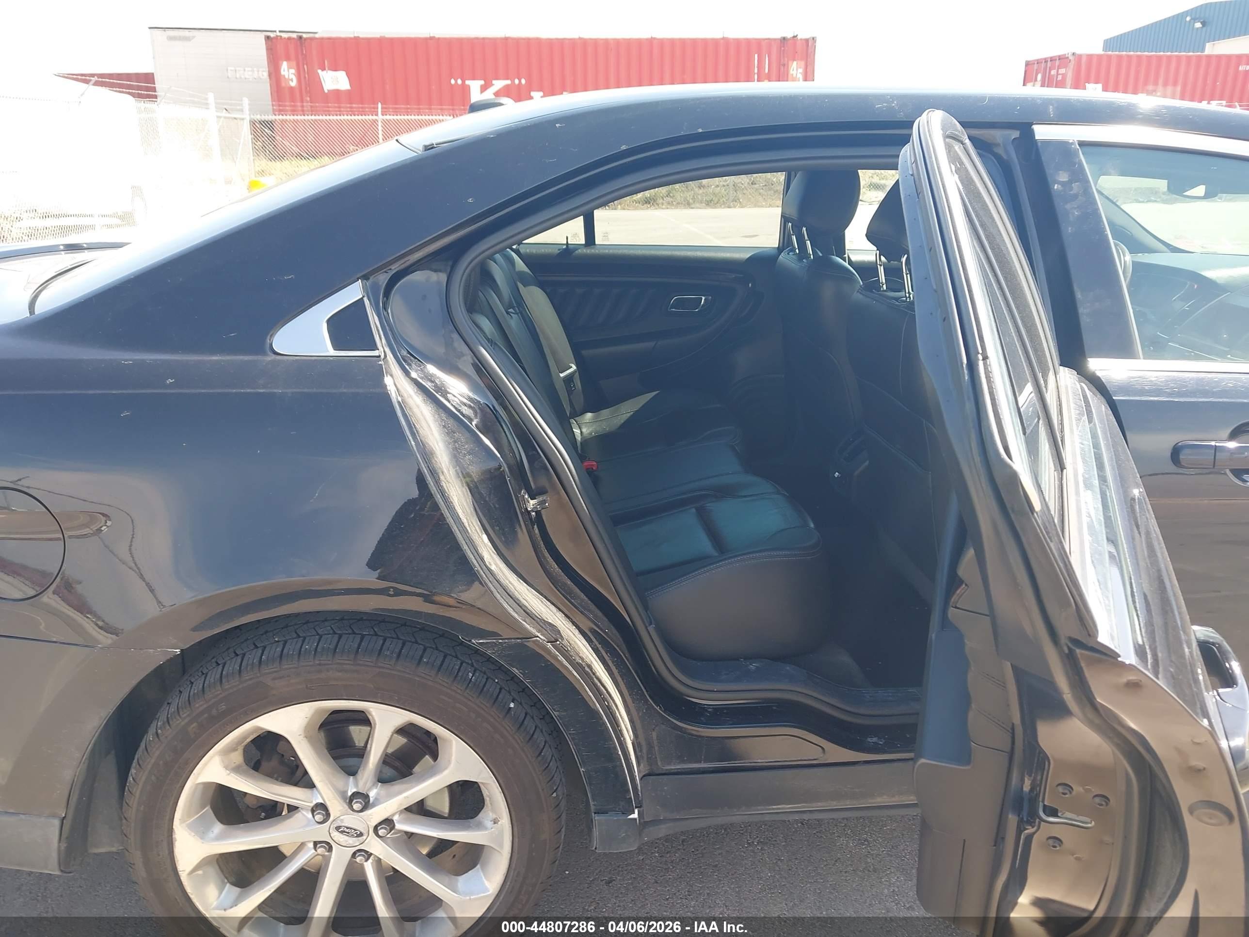 FORD TAURUS image 8