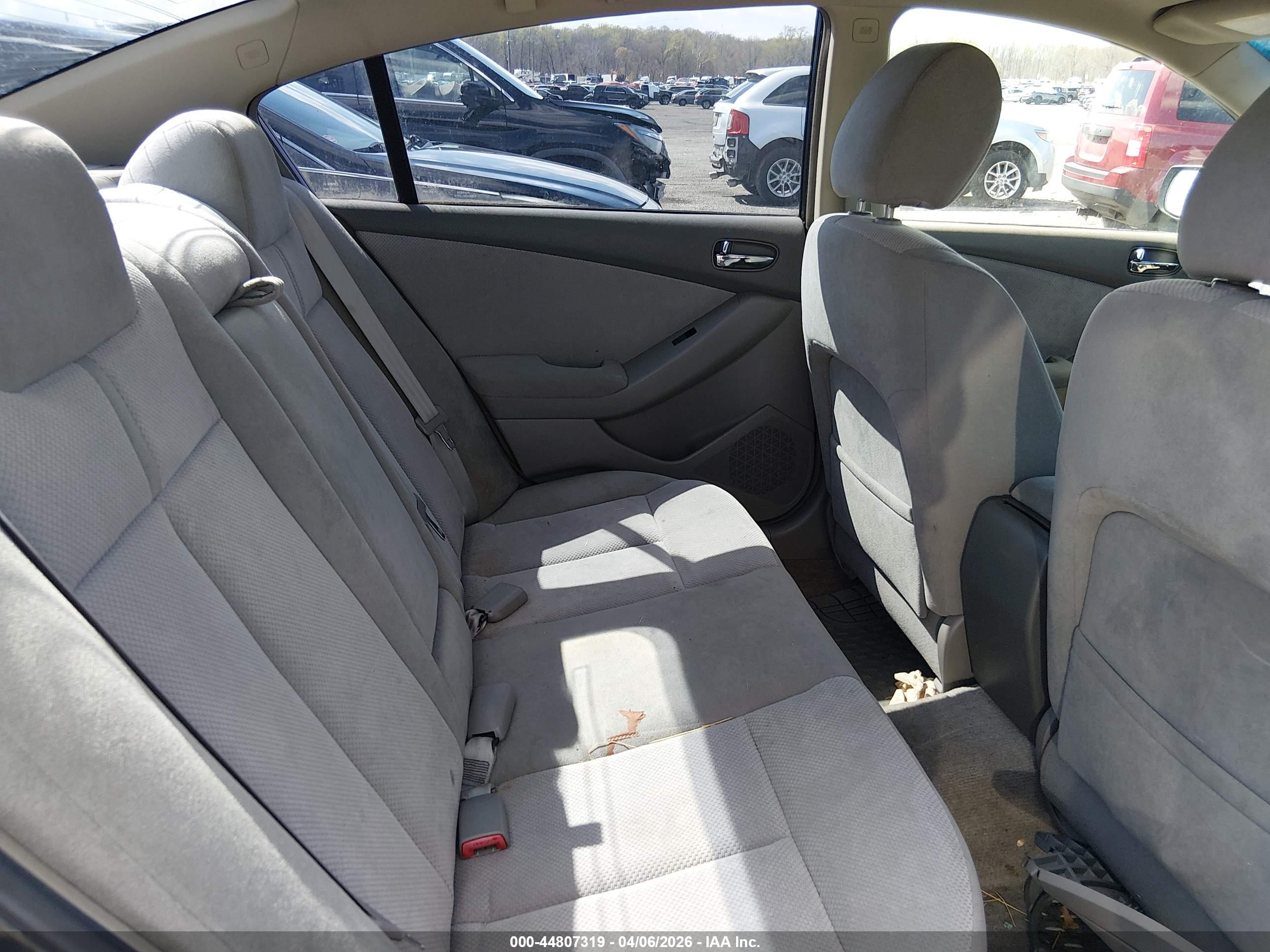 NISSAN ALTIMA image 8