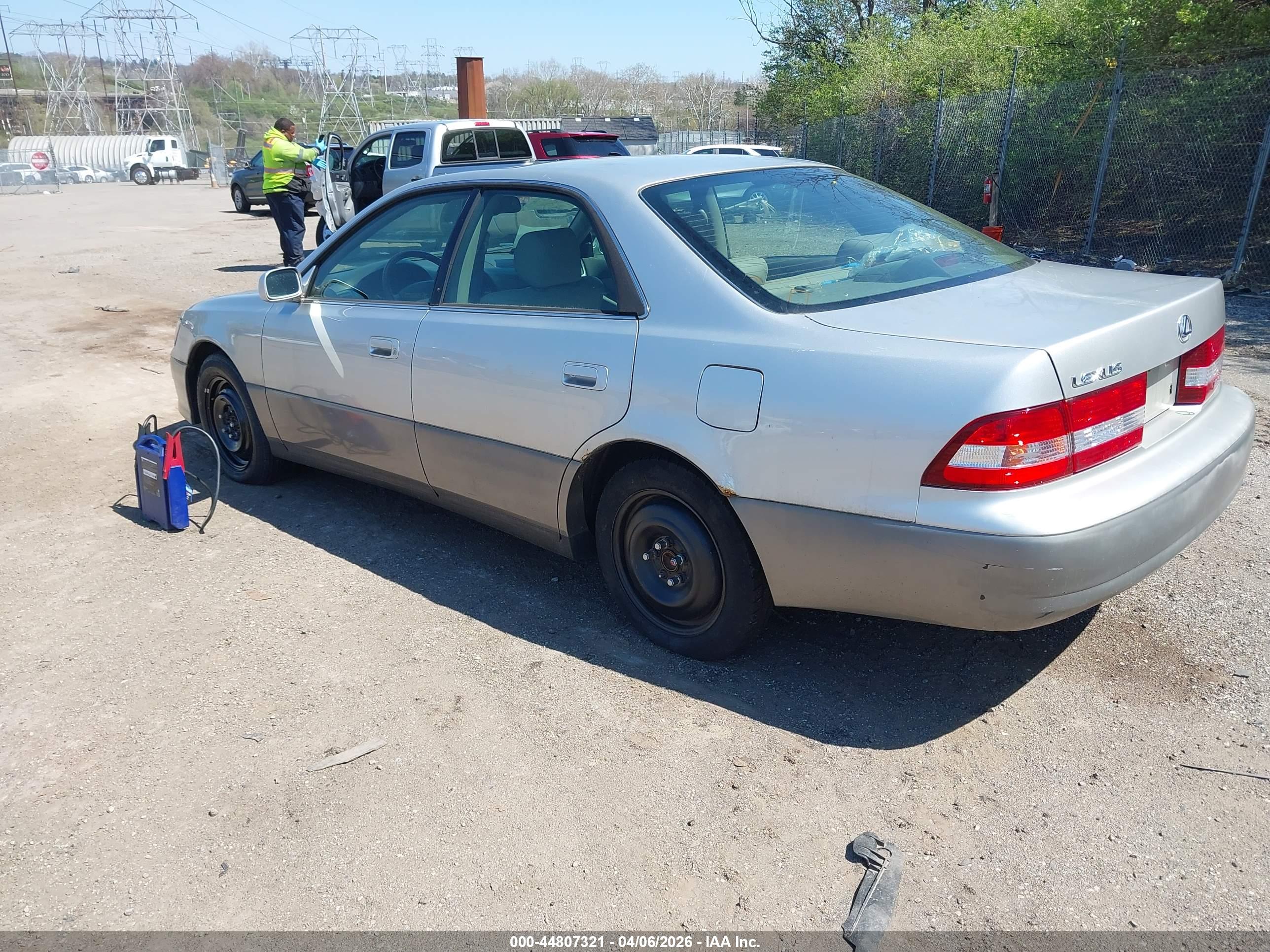 LEXUS ES image 3