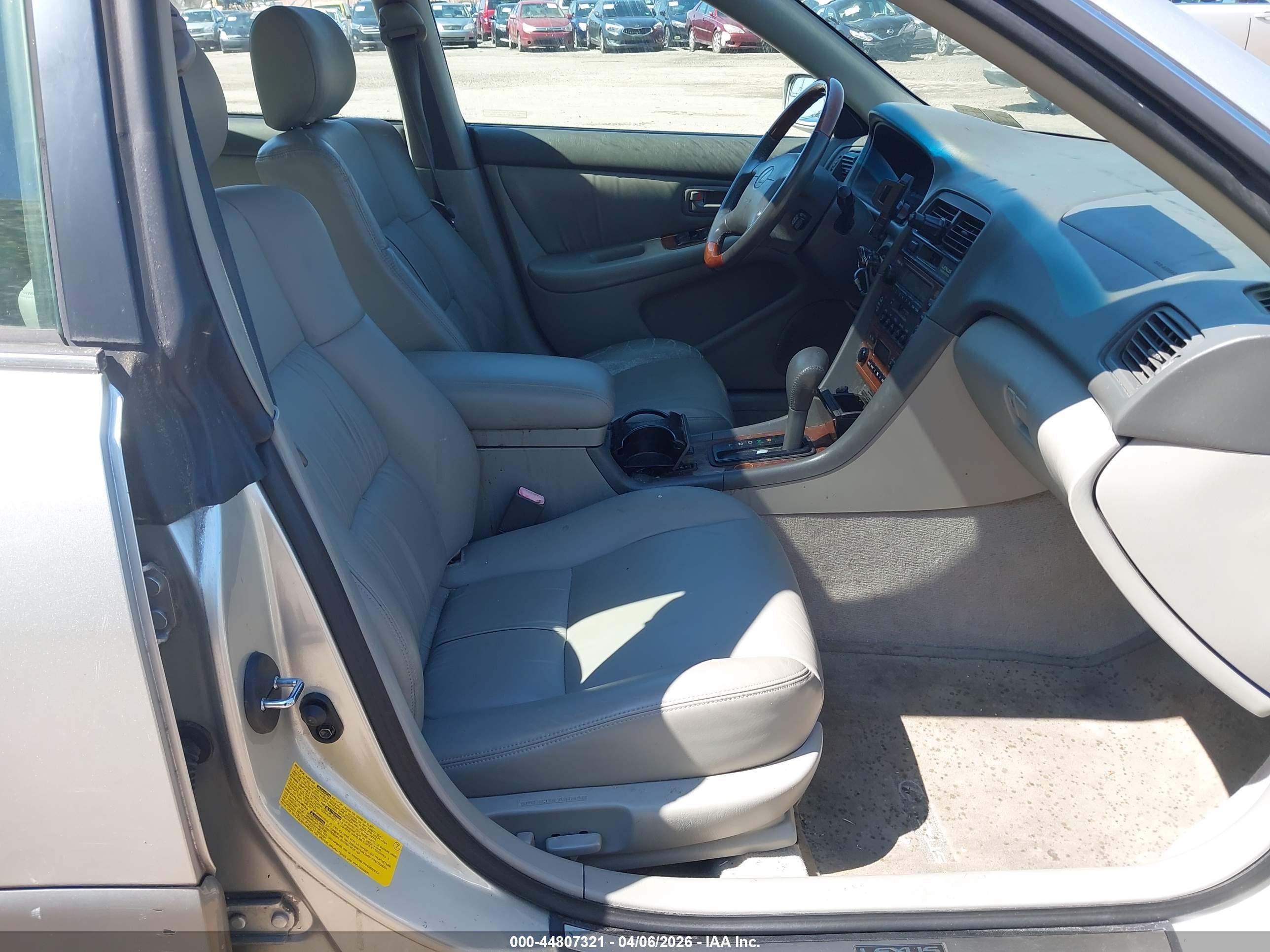LEXUS ES image 5