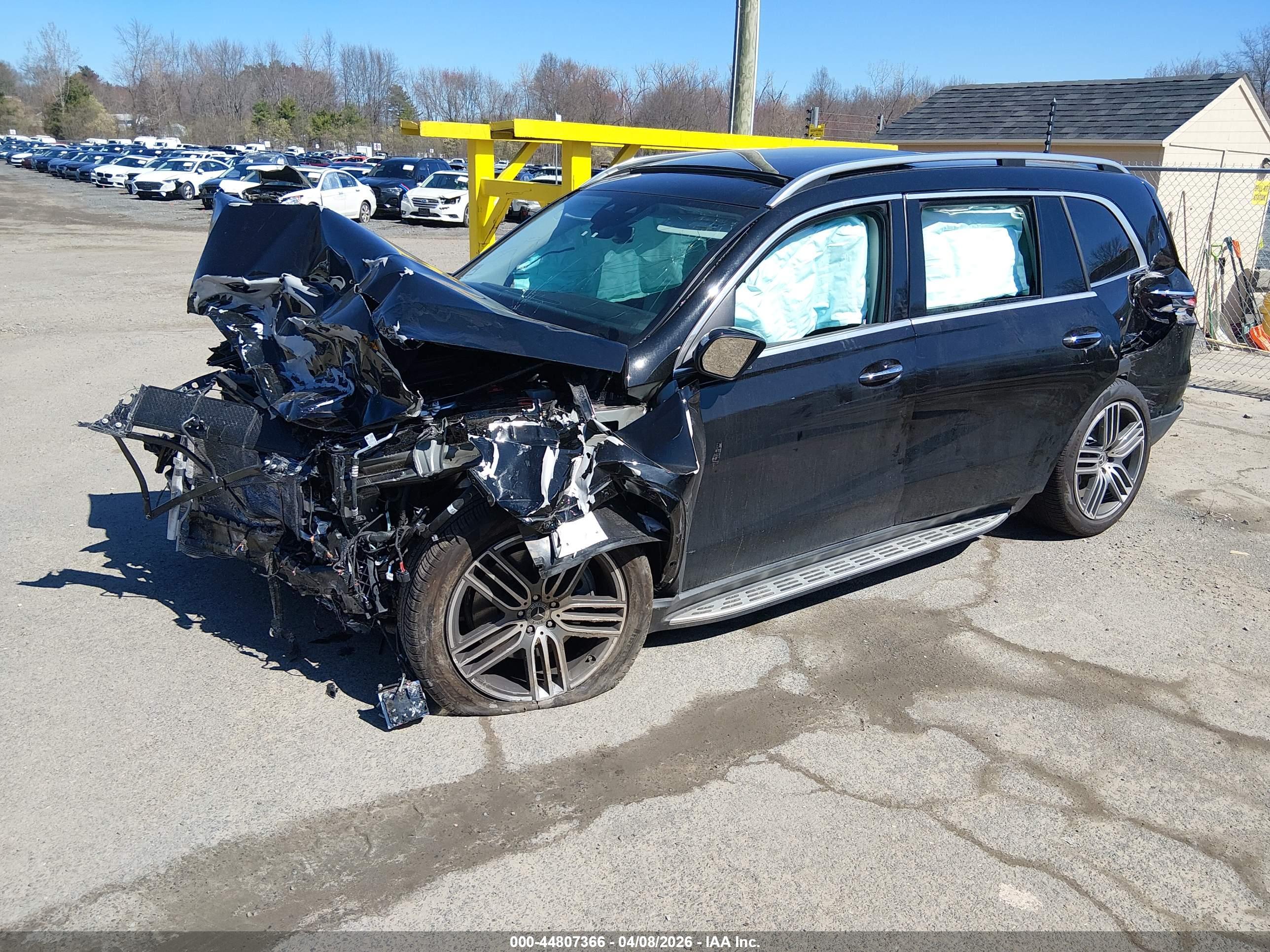 MERCEDES-BENZ GLS image 2