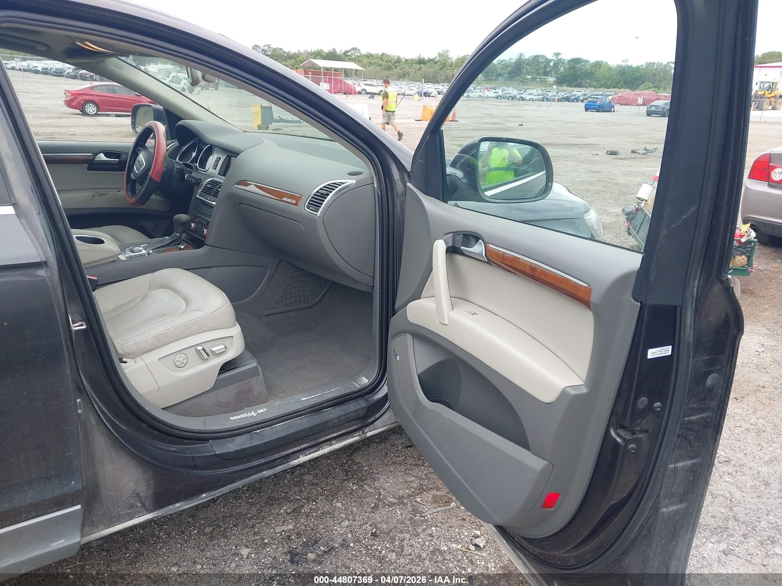 AUDI Q7 image 5