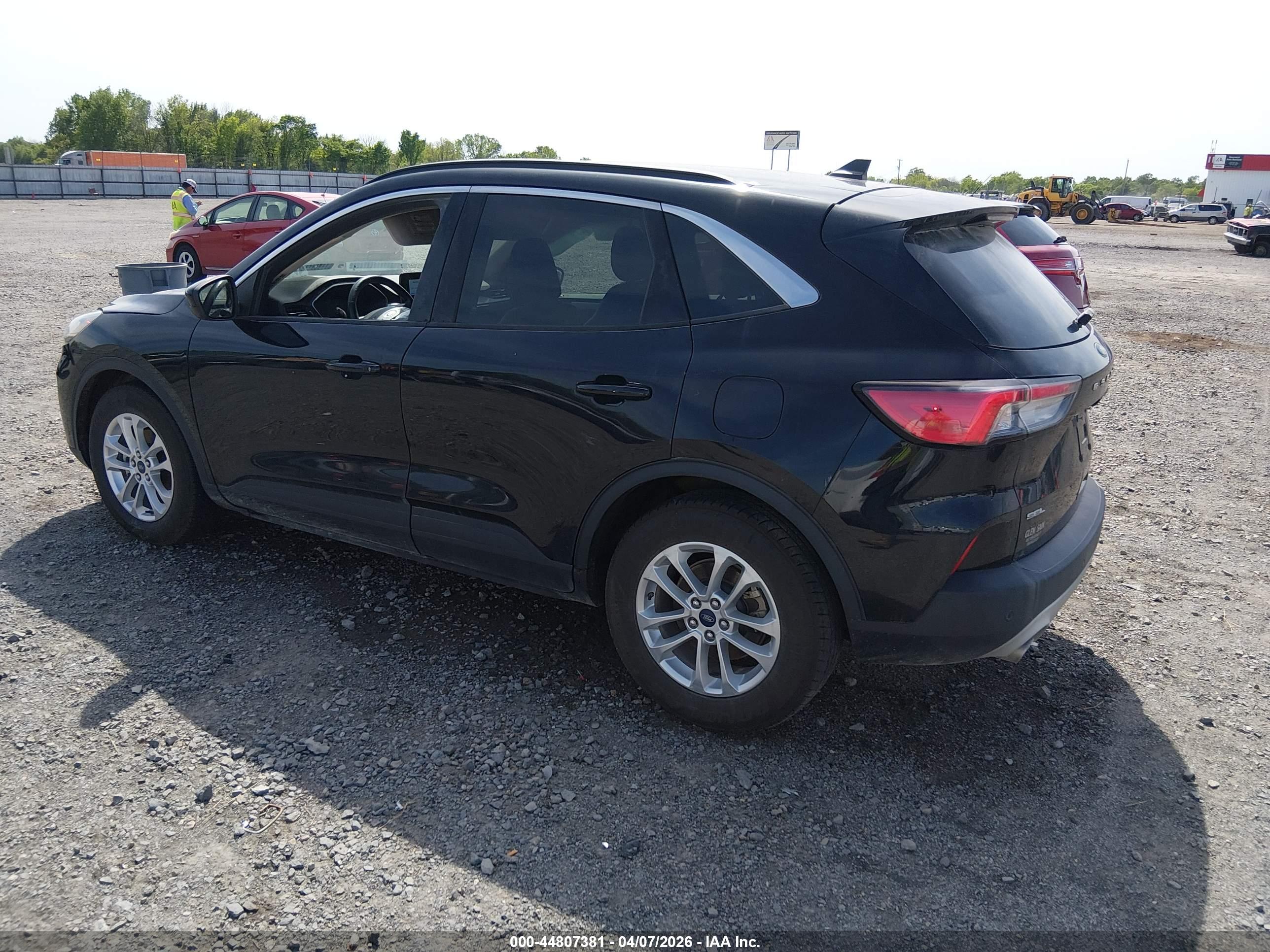 FORD ESCAPE image 3