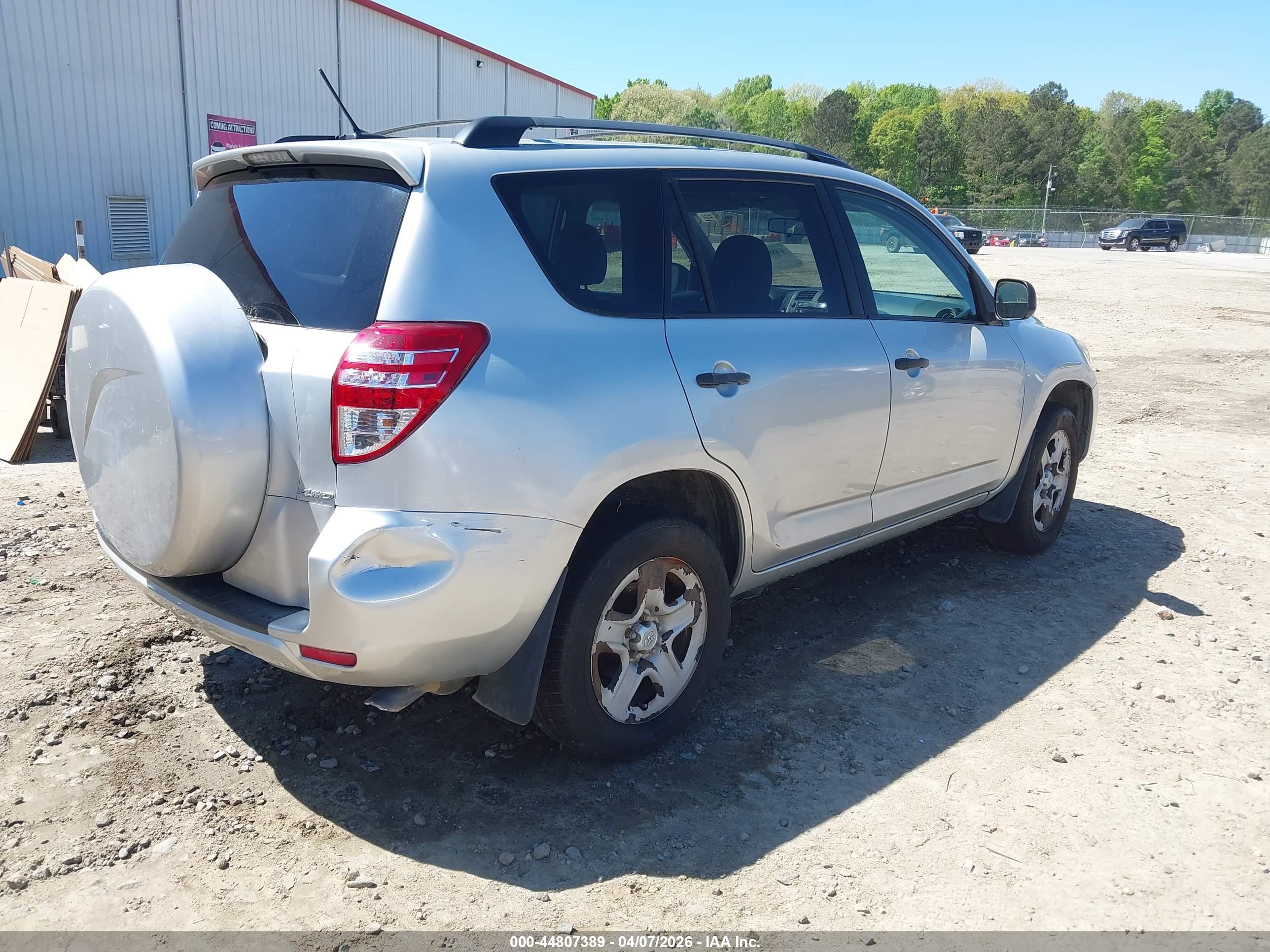 TOYOTA RAV4 image 4