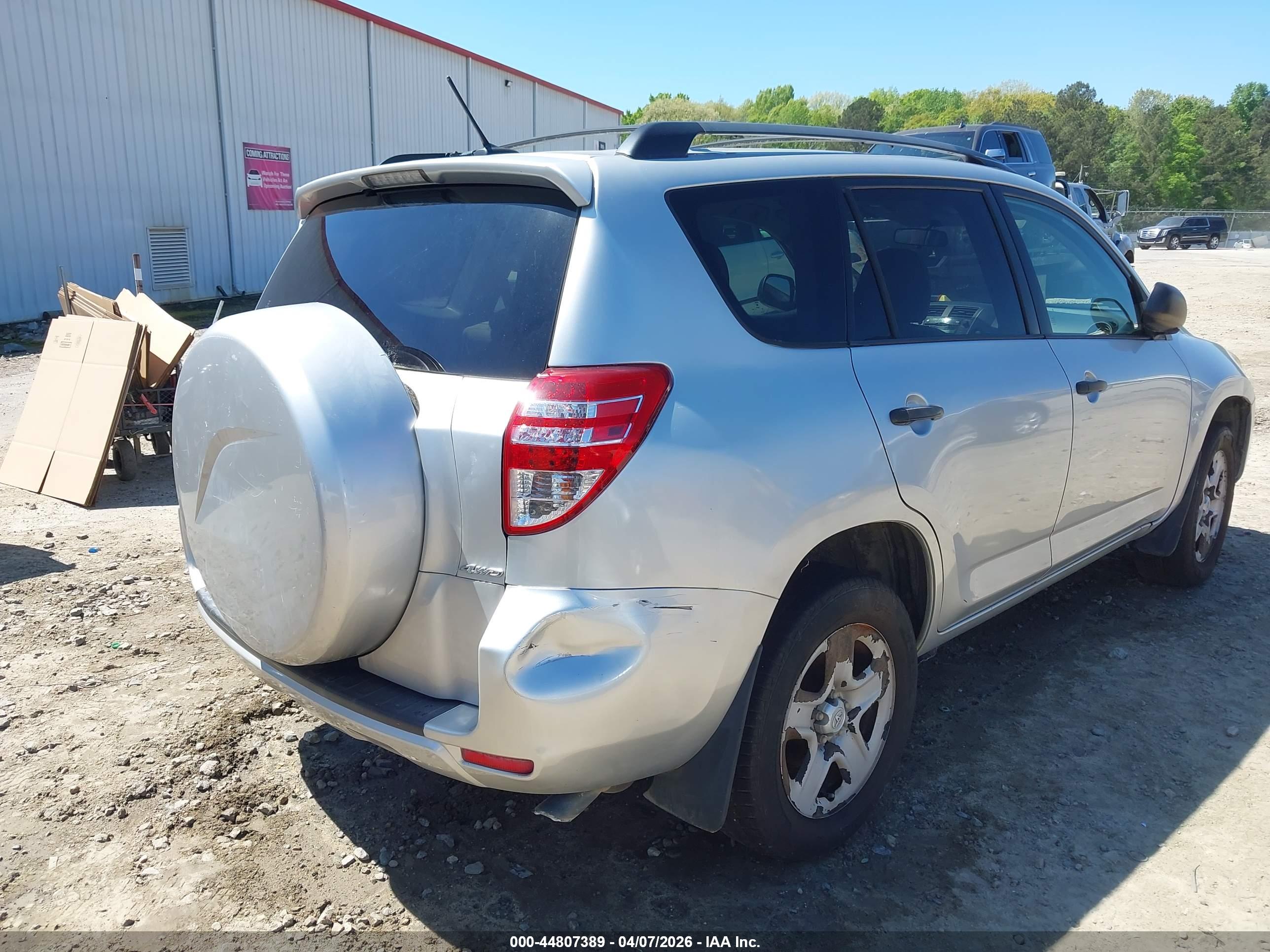 TOYOTA RAV4 image 6