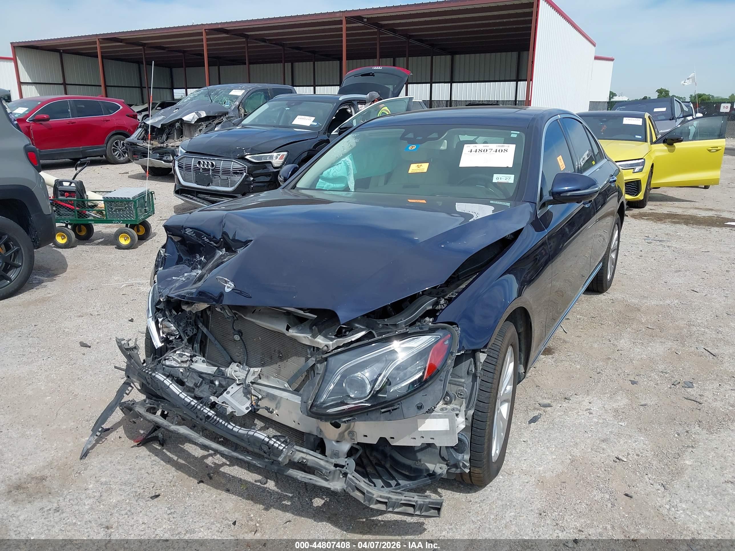 MERCEDES-BENZ E image 2